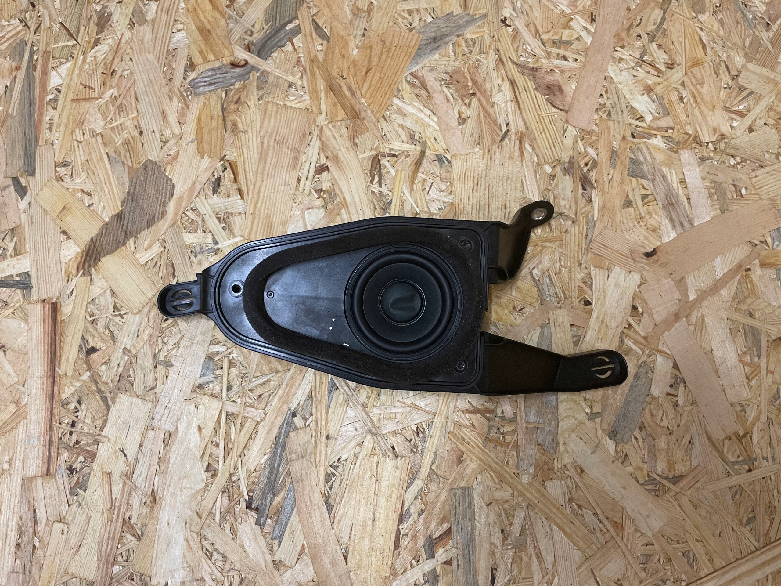 ДИНАМІК ПРАВИЙ ЗАД. ЗАДНІЙ VOLVO V90 R-ДИЗАЙН 3135062