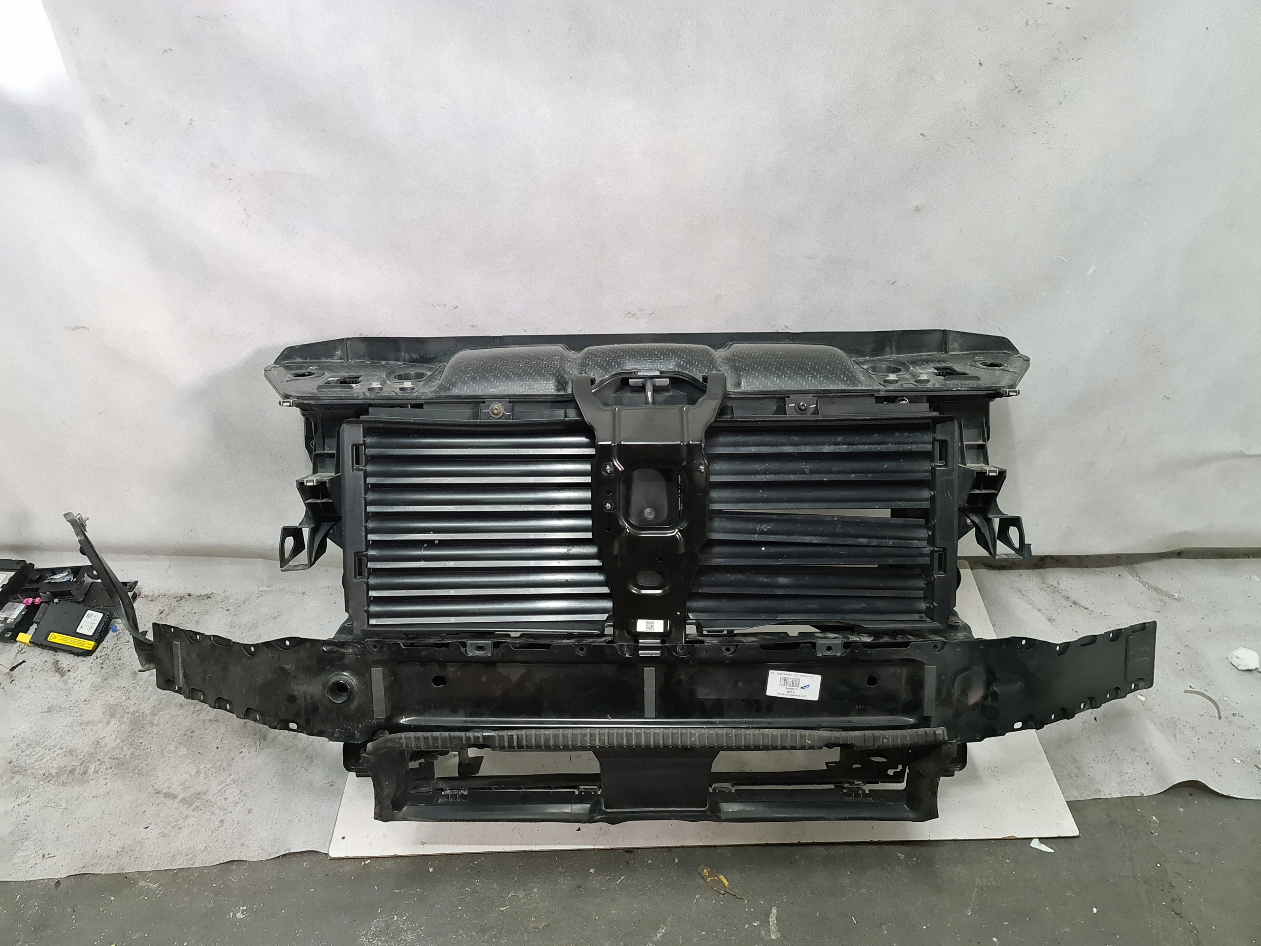 PAS PRZEDNI WZMOCNIENIE GLE GLS 167 CARBON