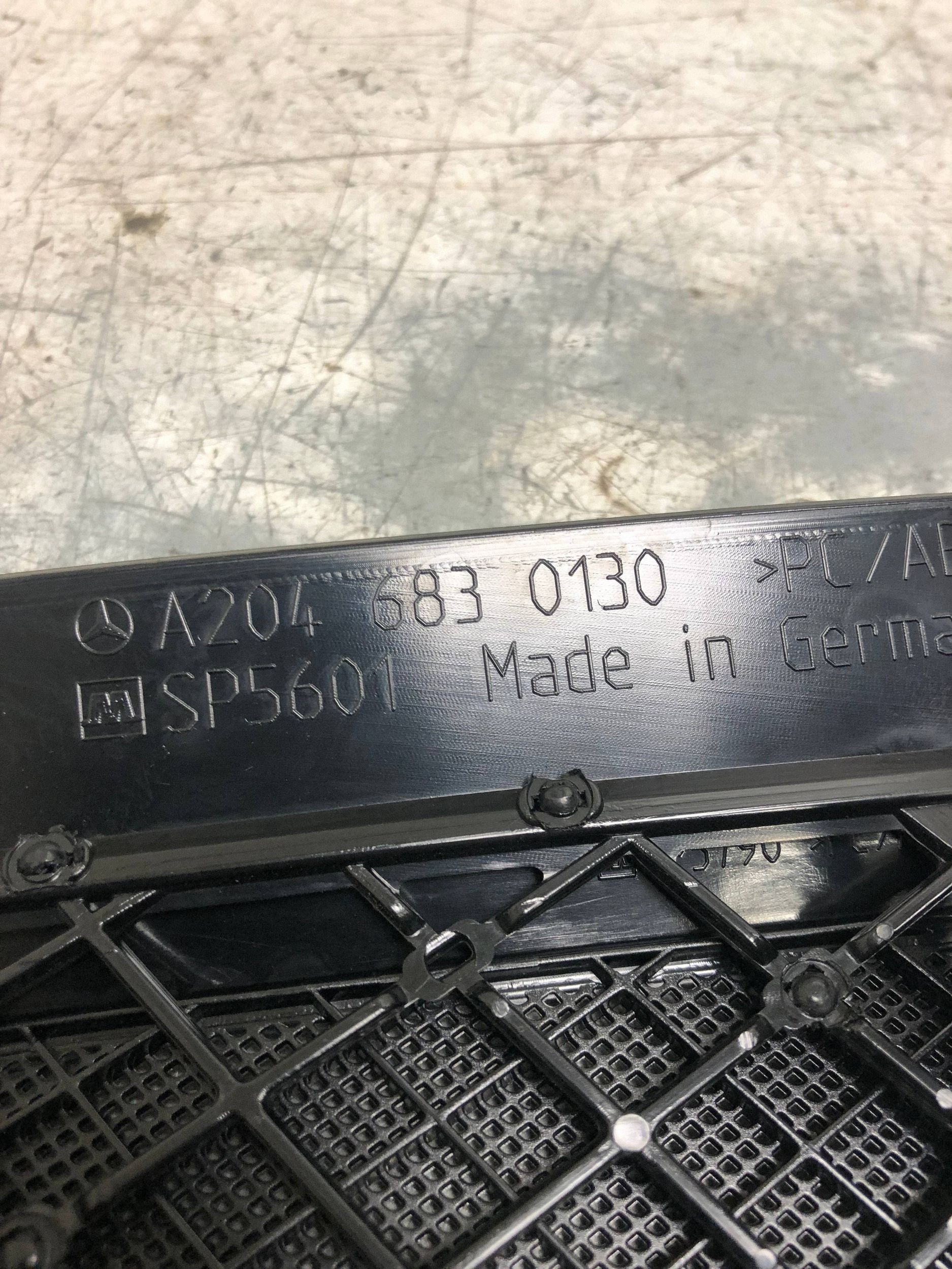 moulding third light STOP MERCEDES W204 sedan A2046830130