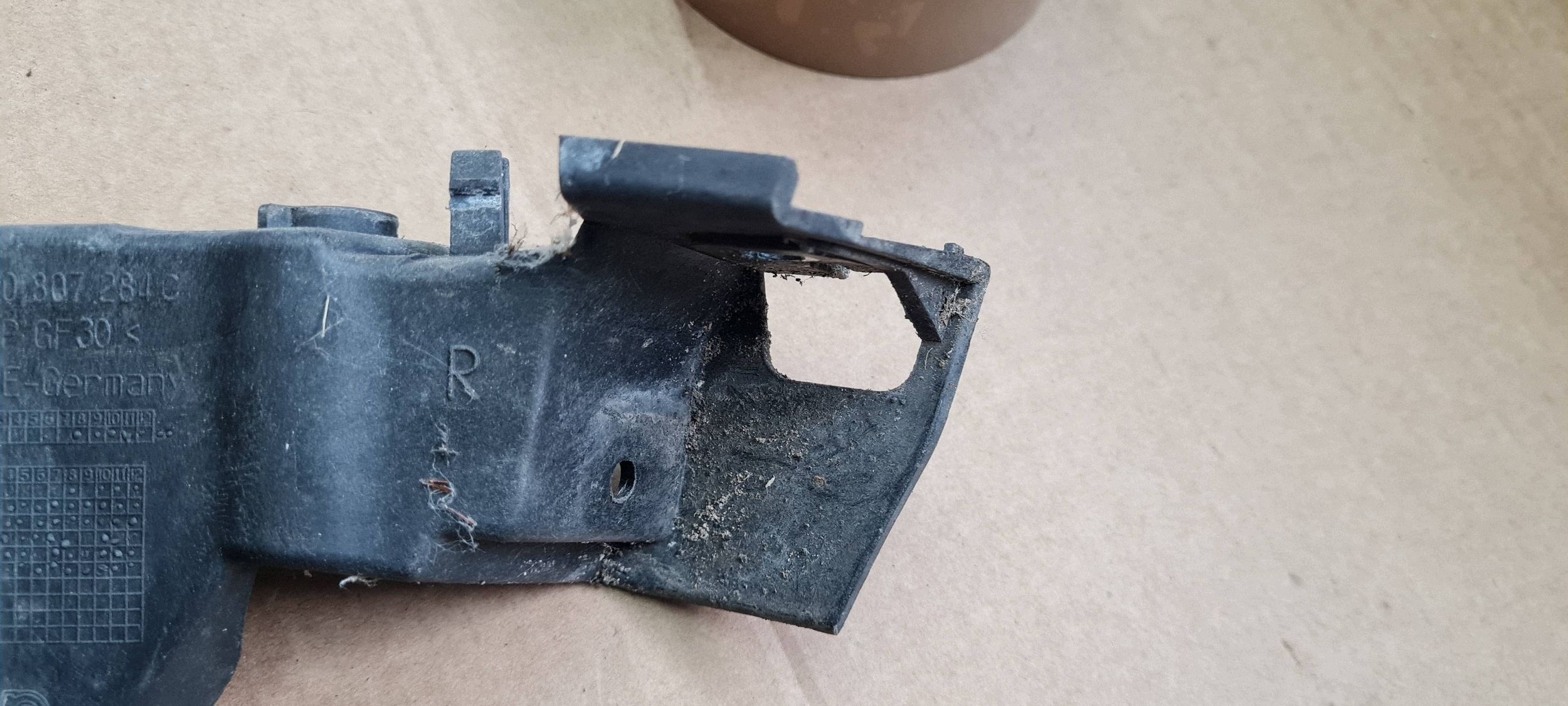 Q5 8R LIFT support holder bracket of a bumper right front 8R0807284C