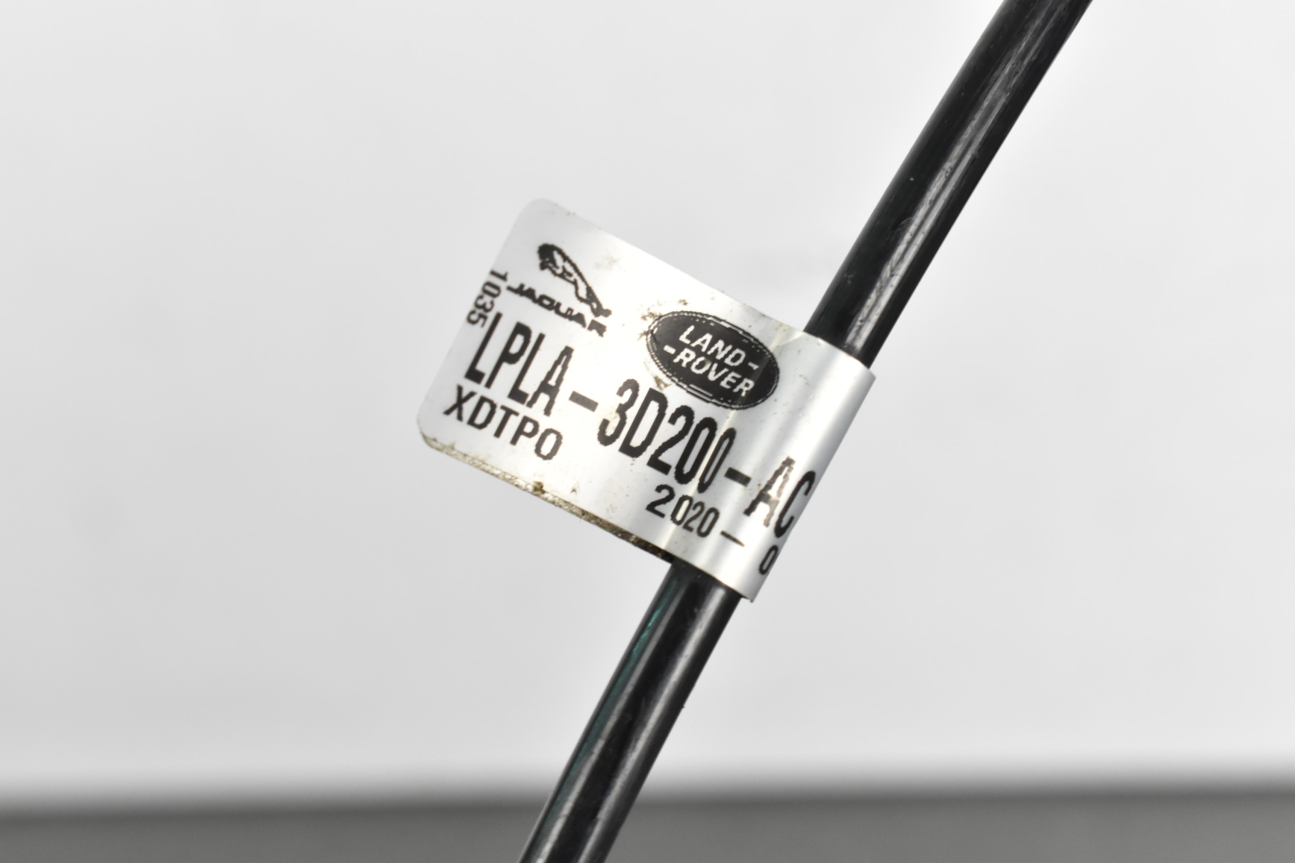 PRZEWODY ZAWIESZENIA PNEUMATYCZNEGO LAND ROVER DEFENDER L663 2020- Typ samochodu Samochody osobowe