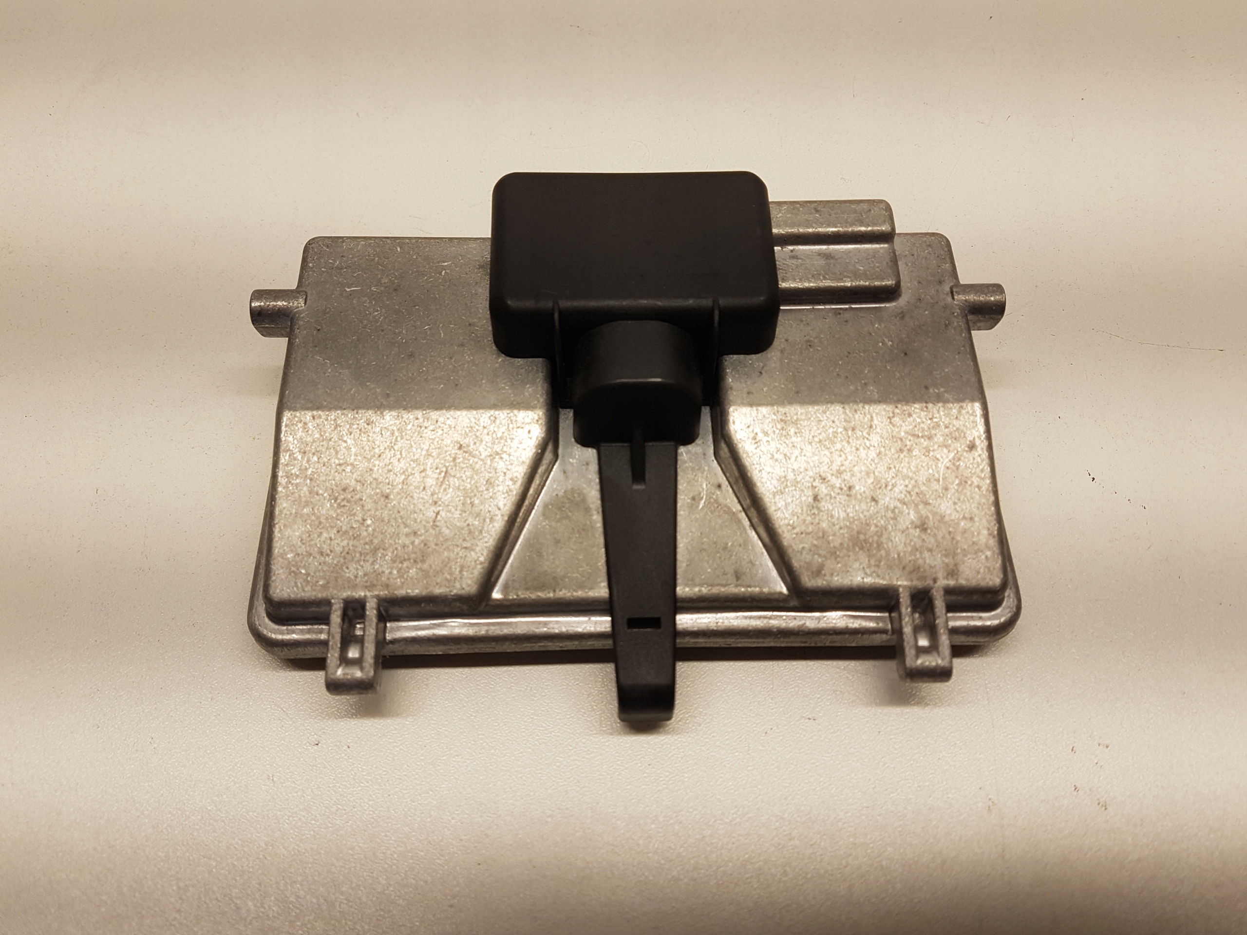 3Q0980654C-X - VW AUDI SEAT SKODA КАМЕРА ПОМОЩНИК 3Q0980654C