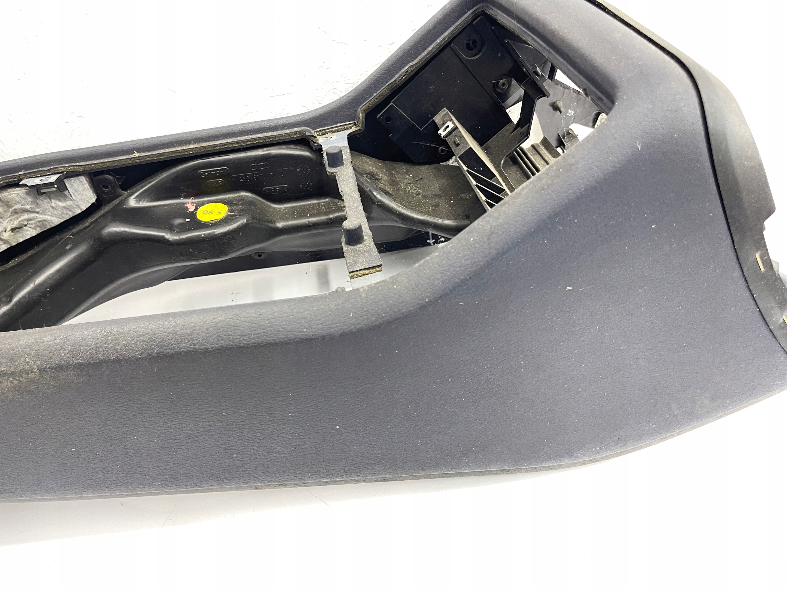 AUDI A8 D3 armrest tunnel central EUROPA