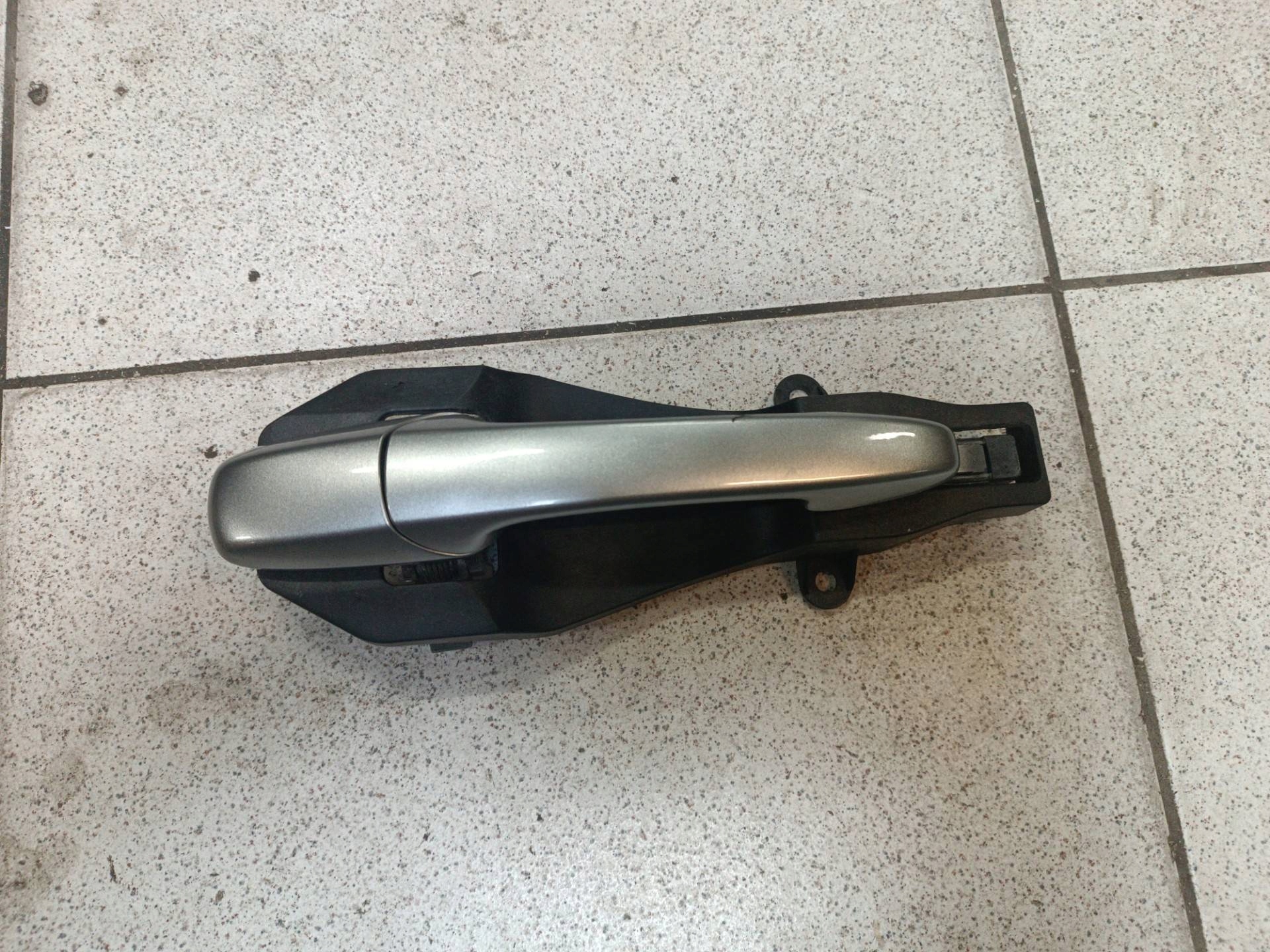 handle exterior door rear part left side Mazda CX-9 facelift 2010 EG2172412
