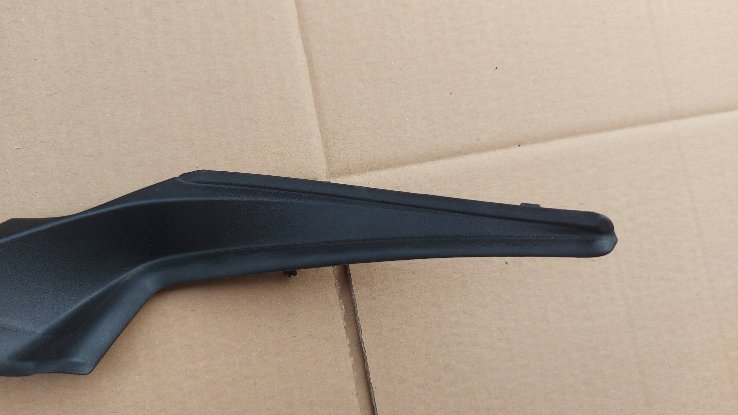 spoiler under the window right TOYOTA AYGO II 14