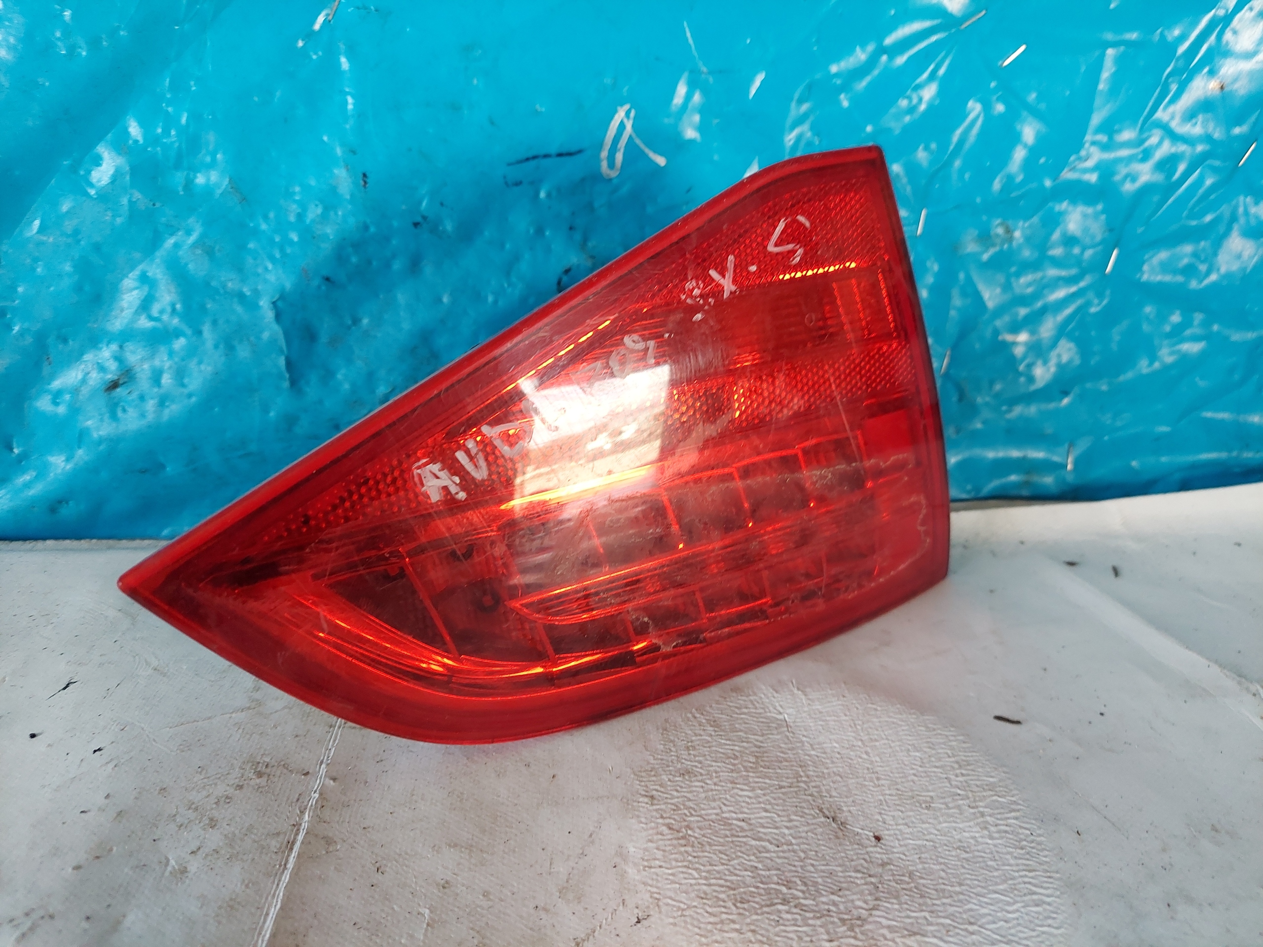 light A4 B8 AVANT 8K9945093B left rear part