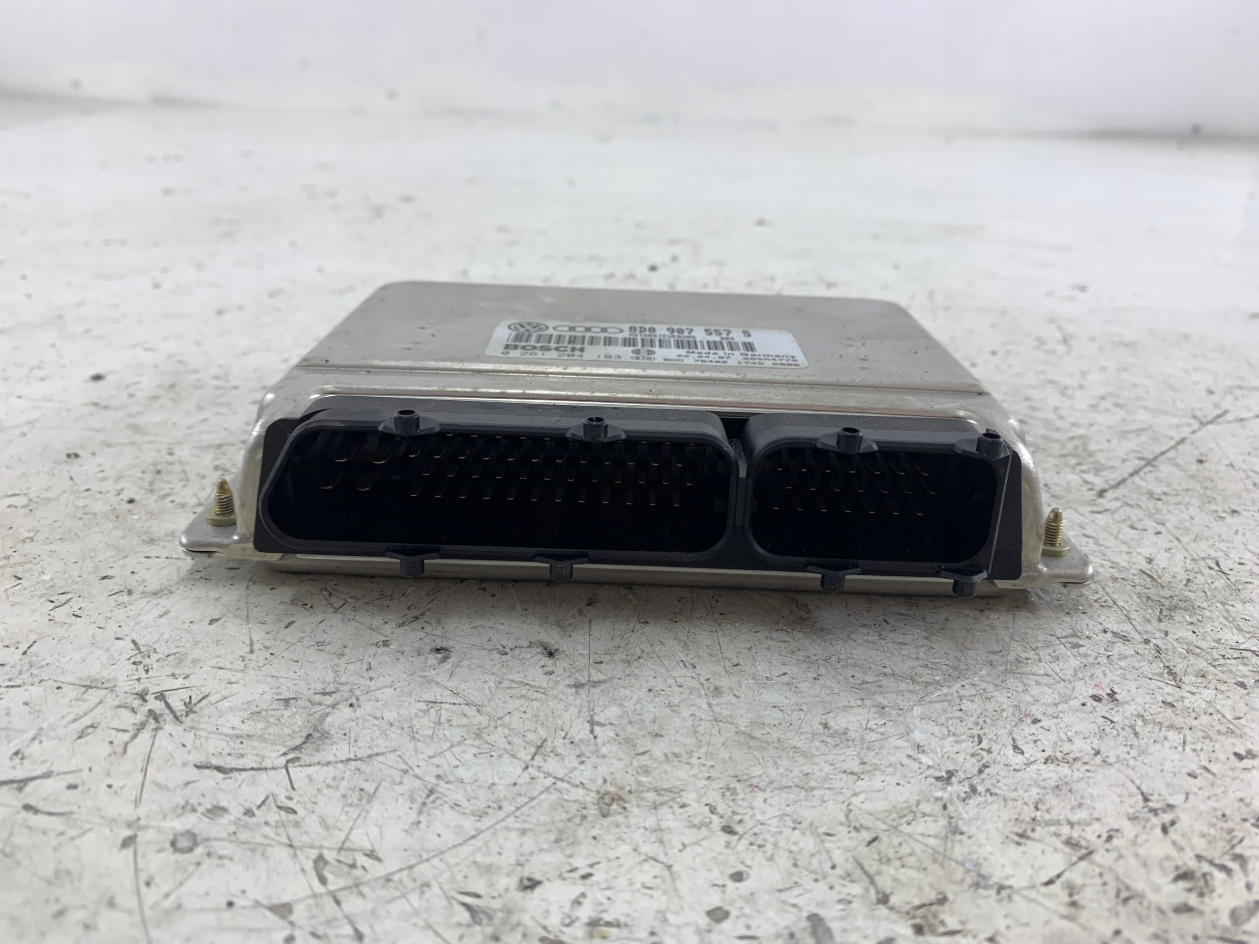 AUDI A4 B5 1.8 control unit of the engine 8D0907557S