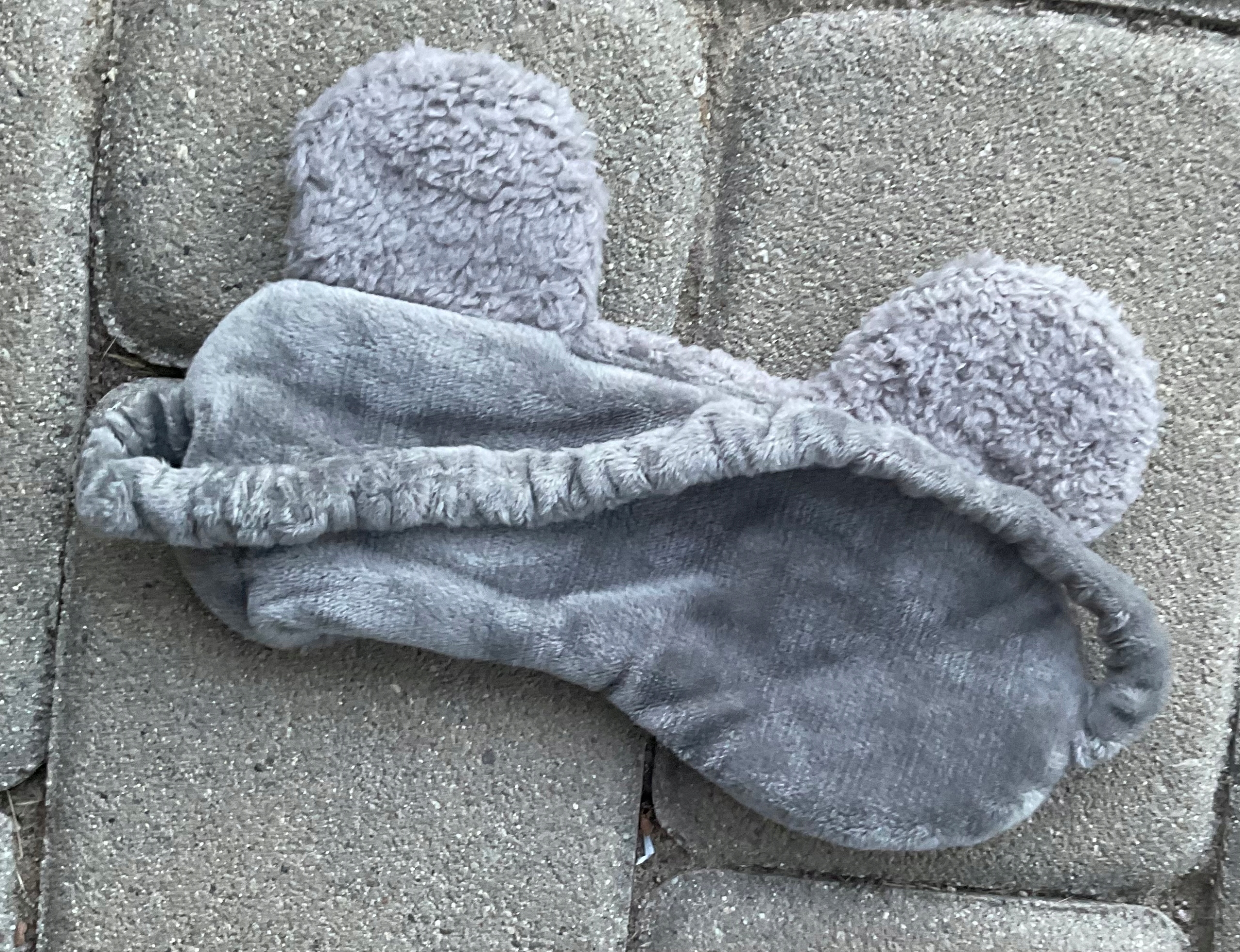 OPASKA NA OCZY MASKA DO SPANIA SNU RELAKSU MYSZ MYSZKA SZARA OLDMAN PLUSZ Materiał dominujący poliester