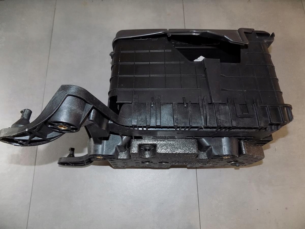 VW PASSAT CC držač OBUD akumulatora 1K0915333H