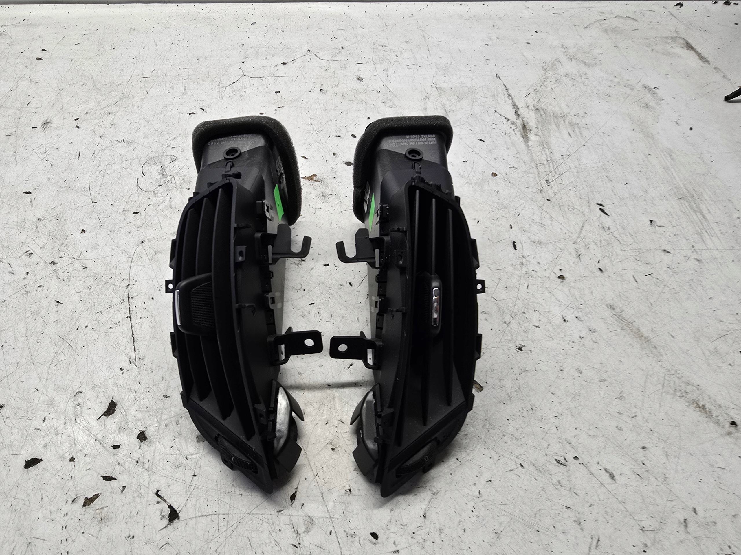 OPEL ZAFIRA C grid air conditioning devices W KONSOLE central right black