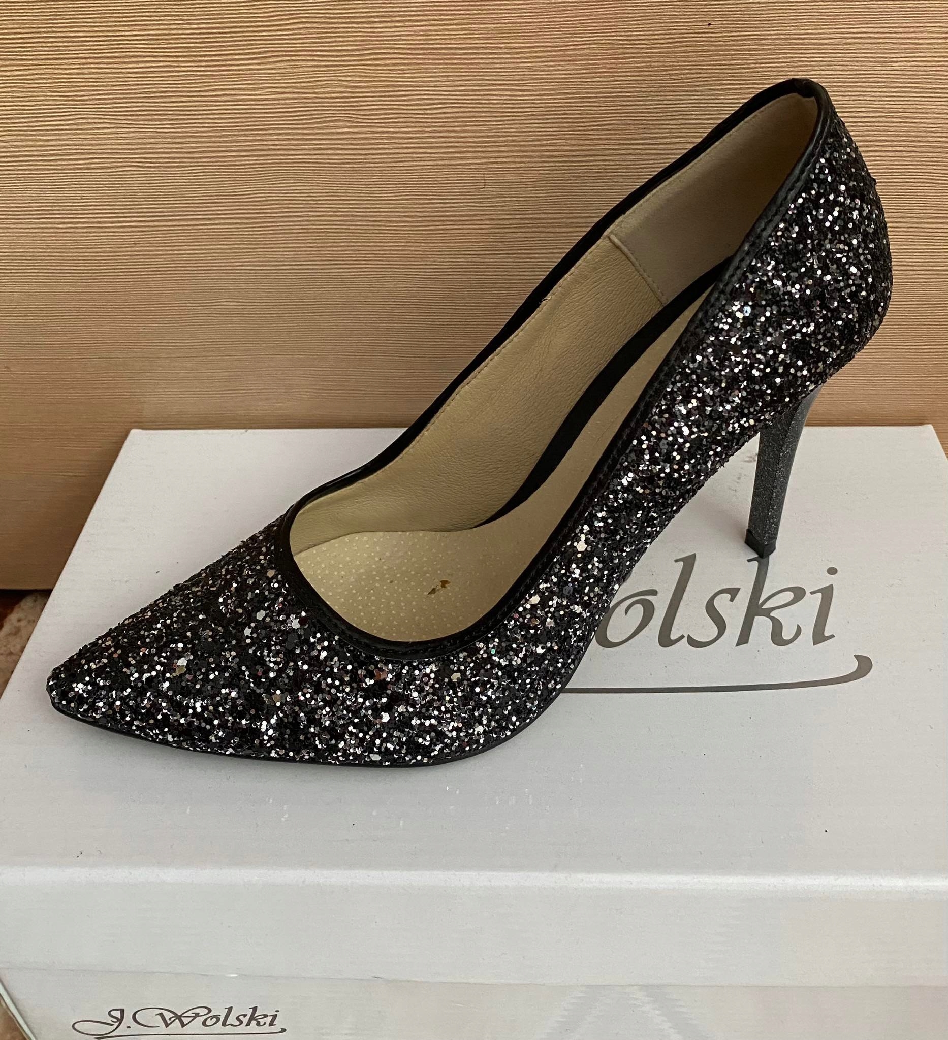 Dámská obuv Špendlíky J.wolski Černé se stříbrnou vel 38