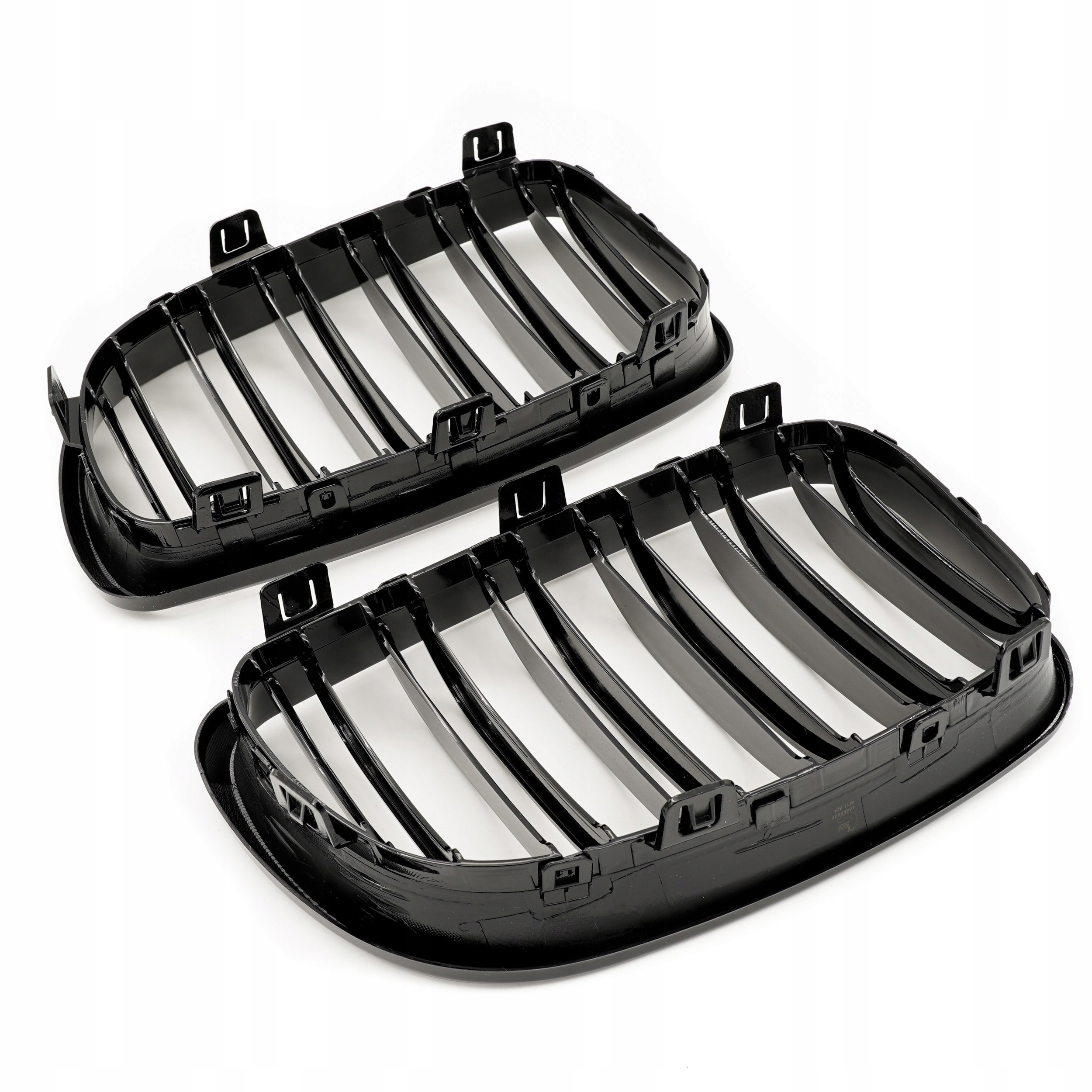 GRILL NERKA ATRAPA BMW 1 E81 E87 51712150366 CZARNY POŁYSK FACELIFT Numery katalogowe zamienników 5903968481681 SKV66SKV009