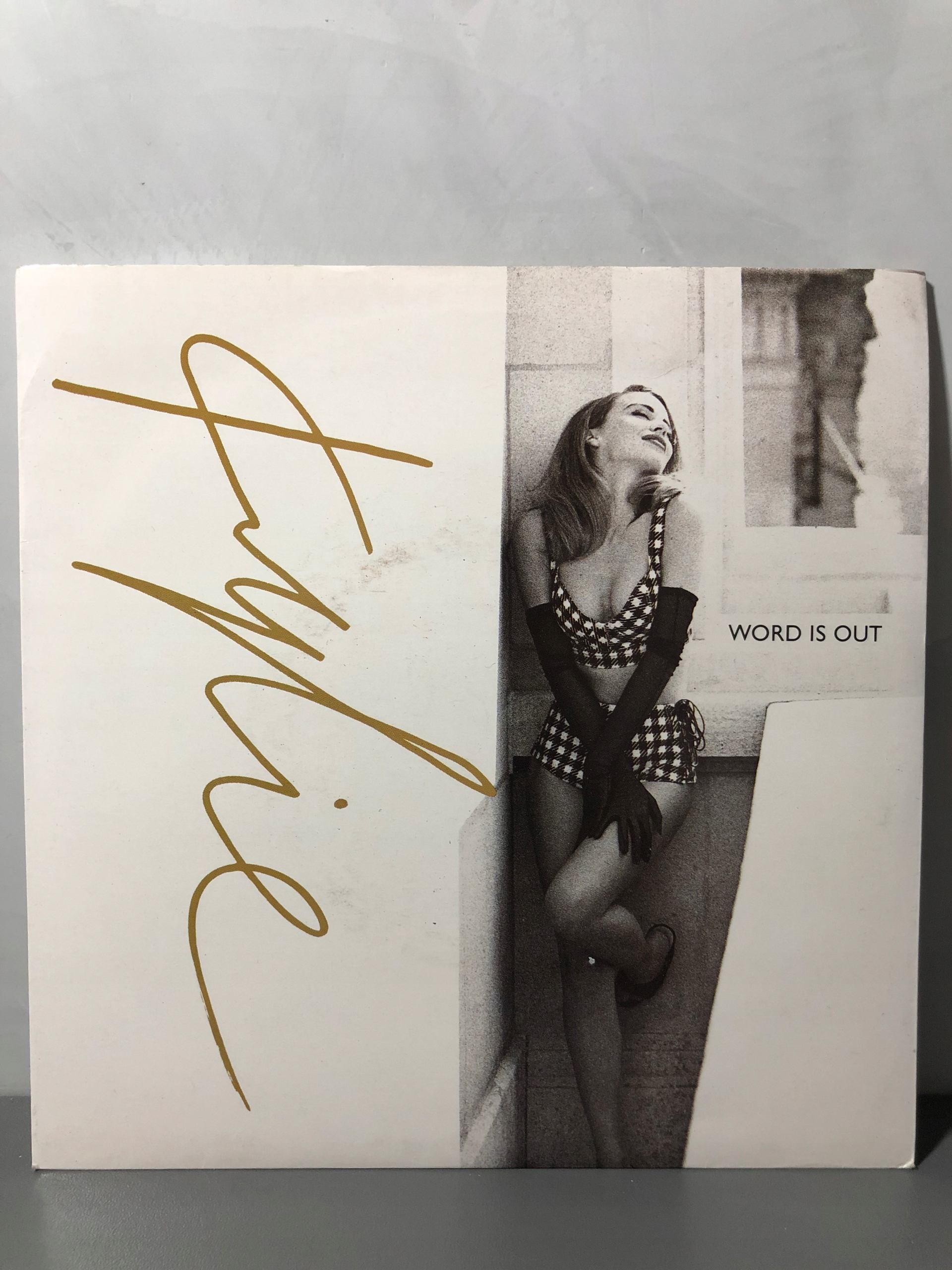 Kylie Minogue Word Is Out 13618888941