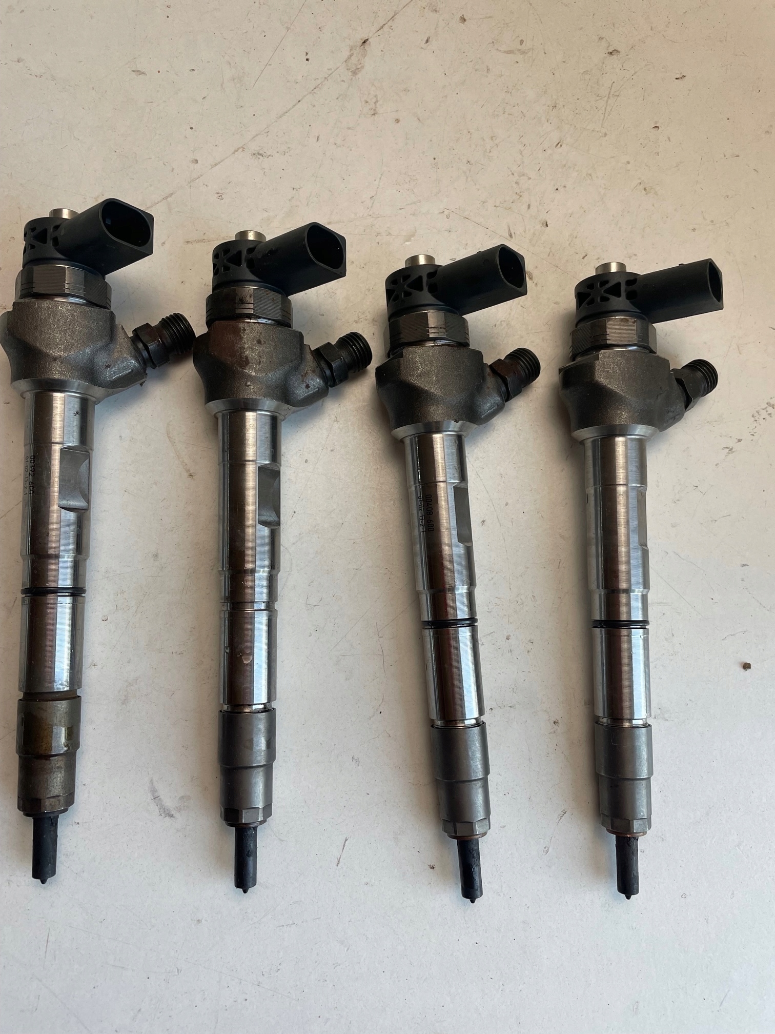 AUDI 2.0 WTRYSK WTRYSKI 04L130277AE