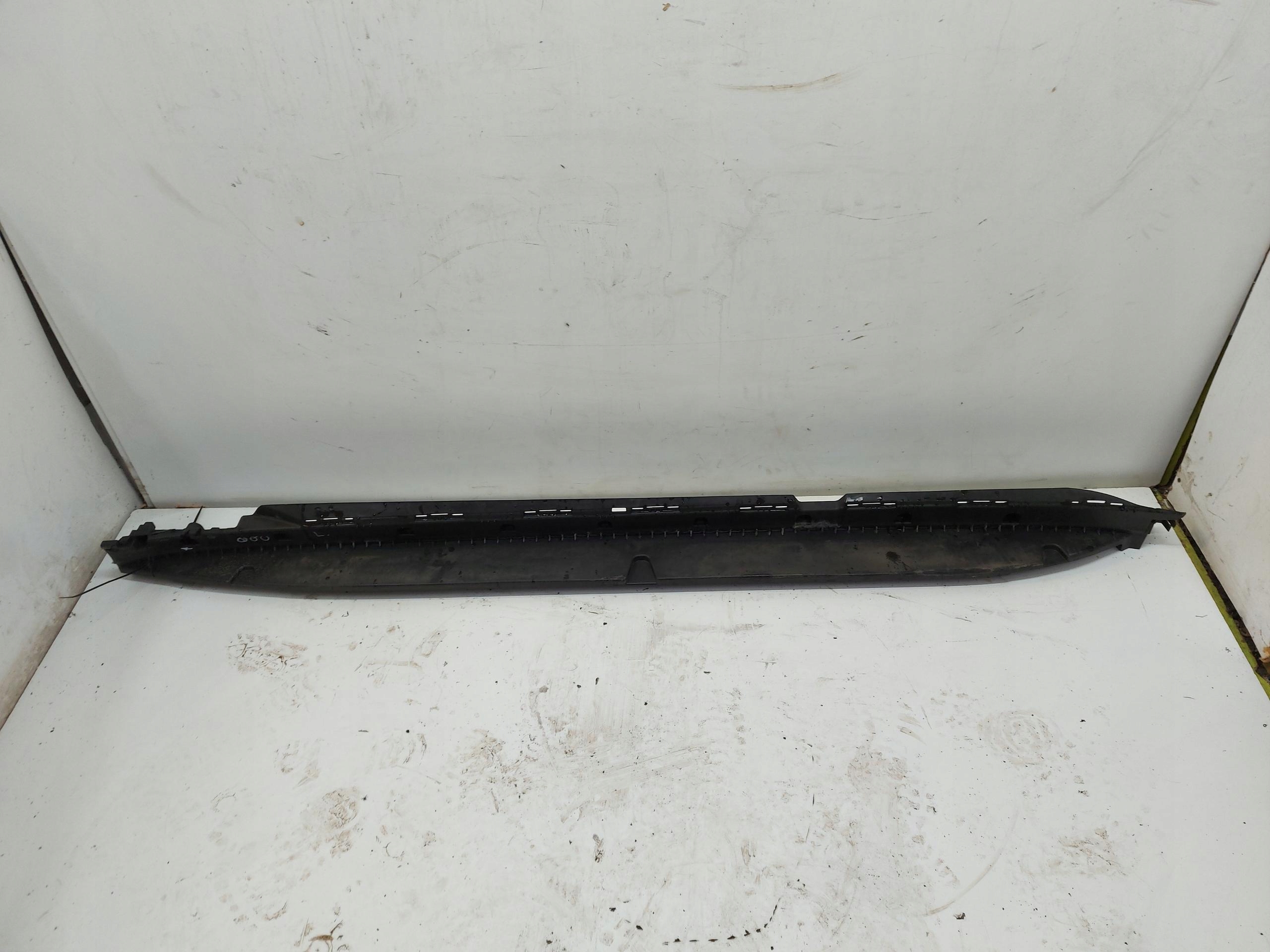 Mercedes EQC 400 W293 moulding threshold right