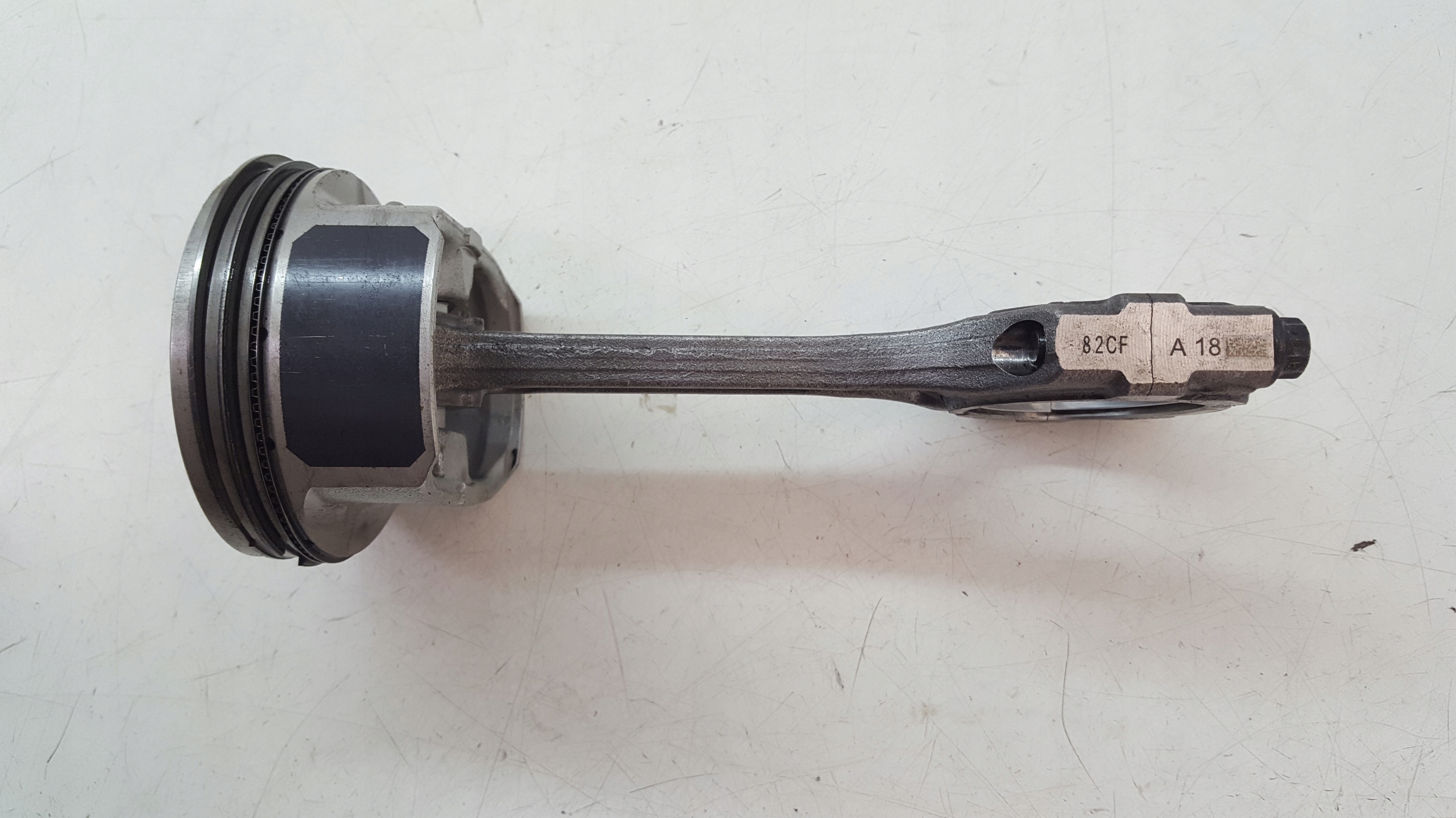piston connecting rod Kia 1,4 petrol