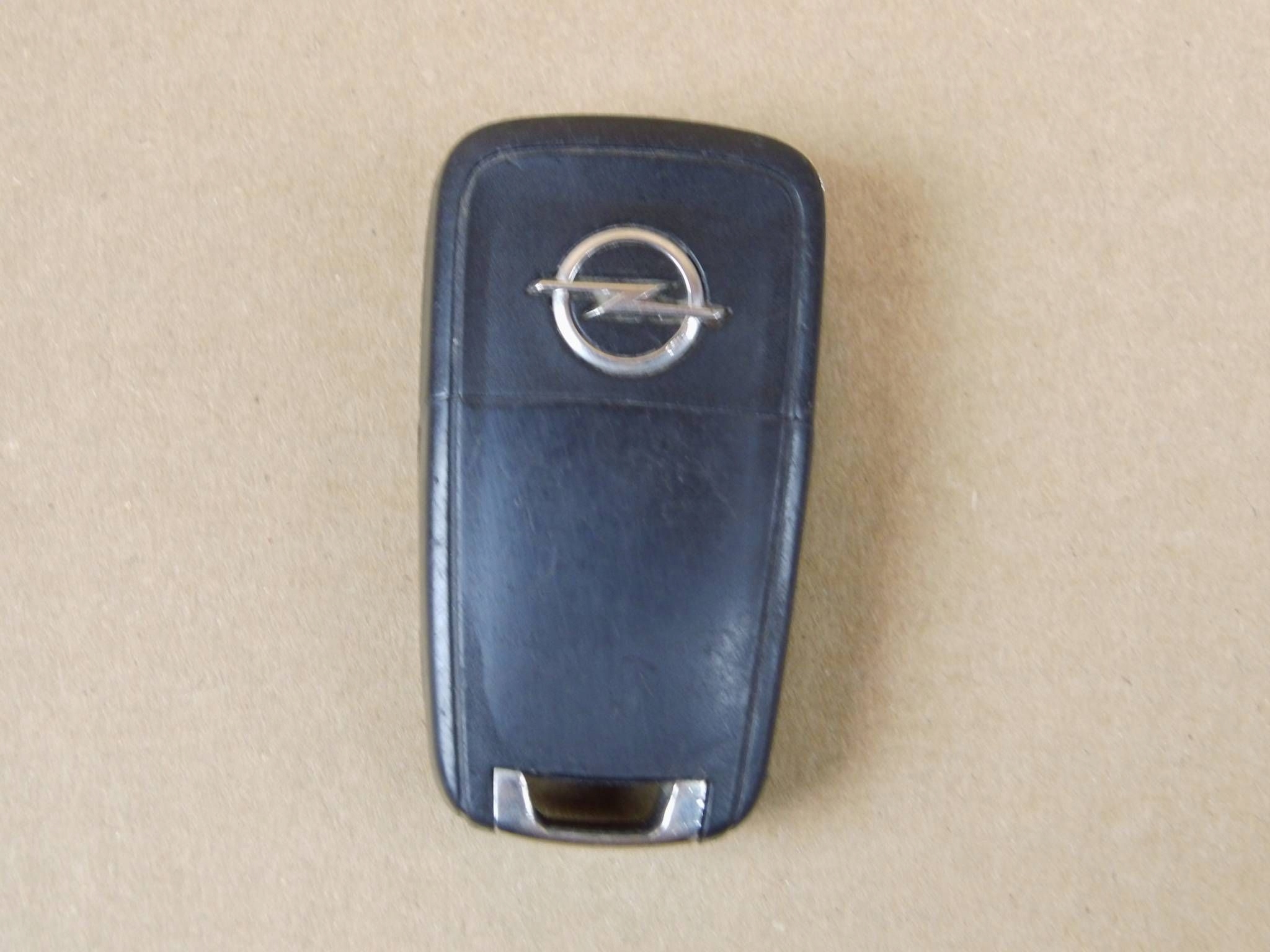 Opel Zafira C key pilot 13308185