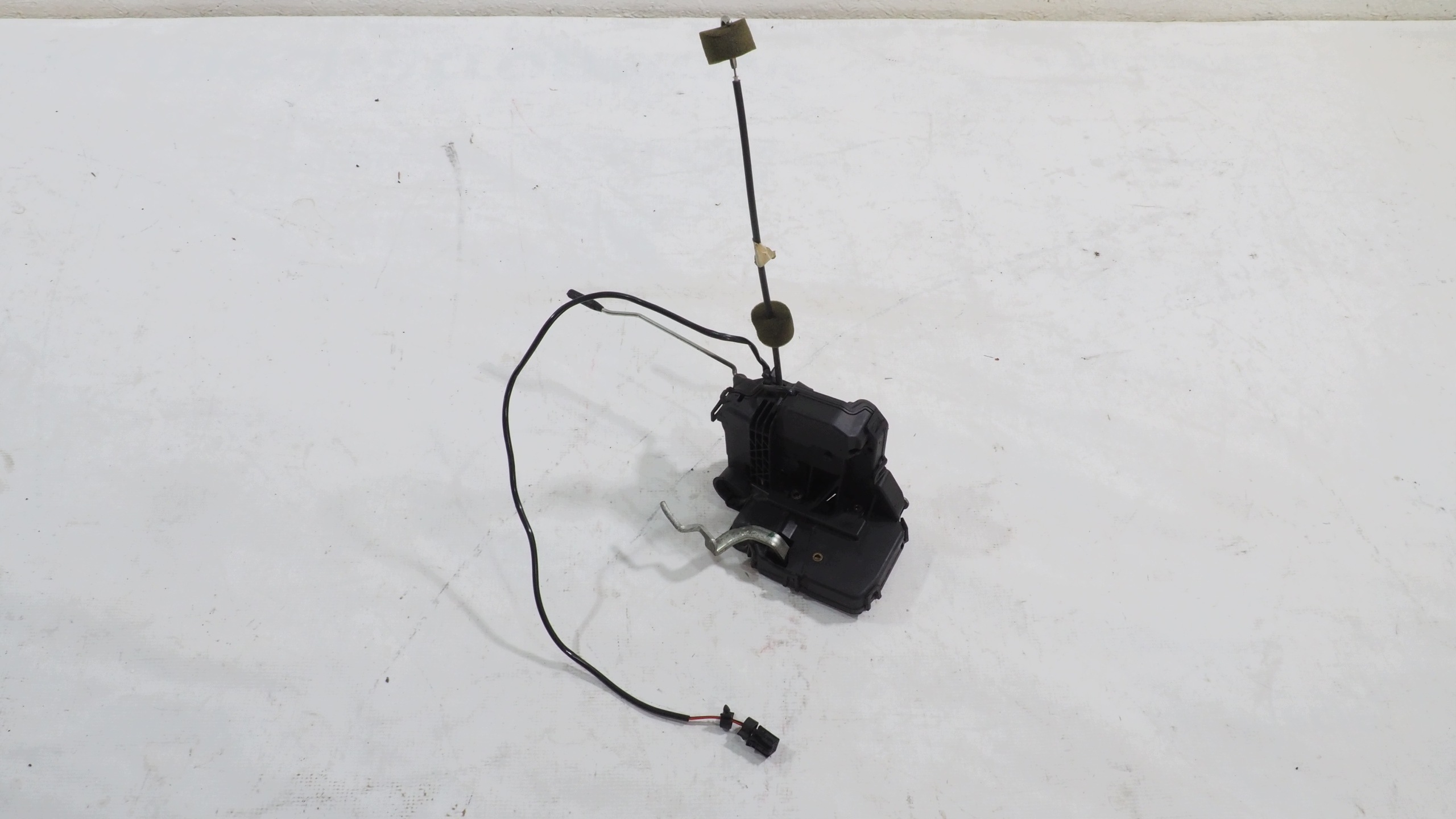 Mercedes CLS W219 lock door right front A2197200435