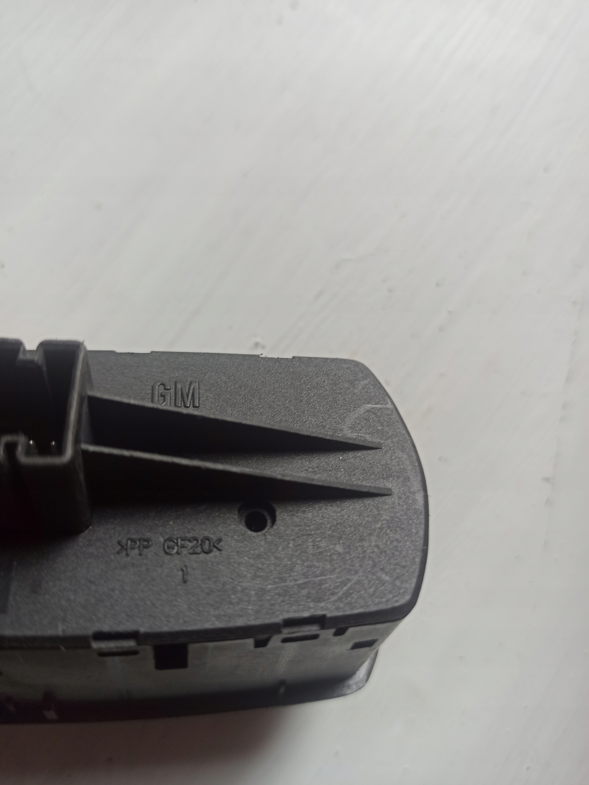 control panel of the window driver´s OPEL CORSA D 13 258 521 AA
