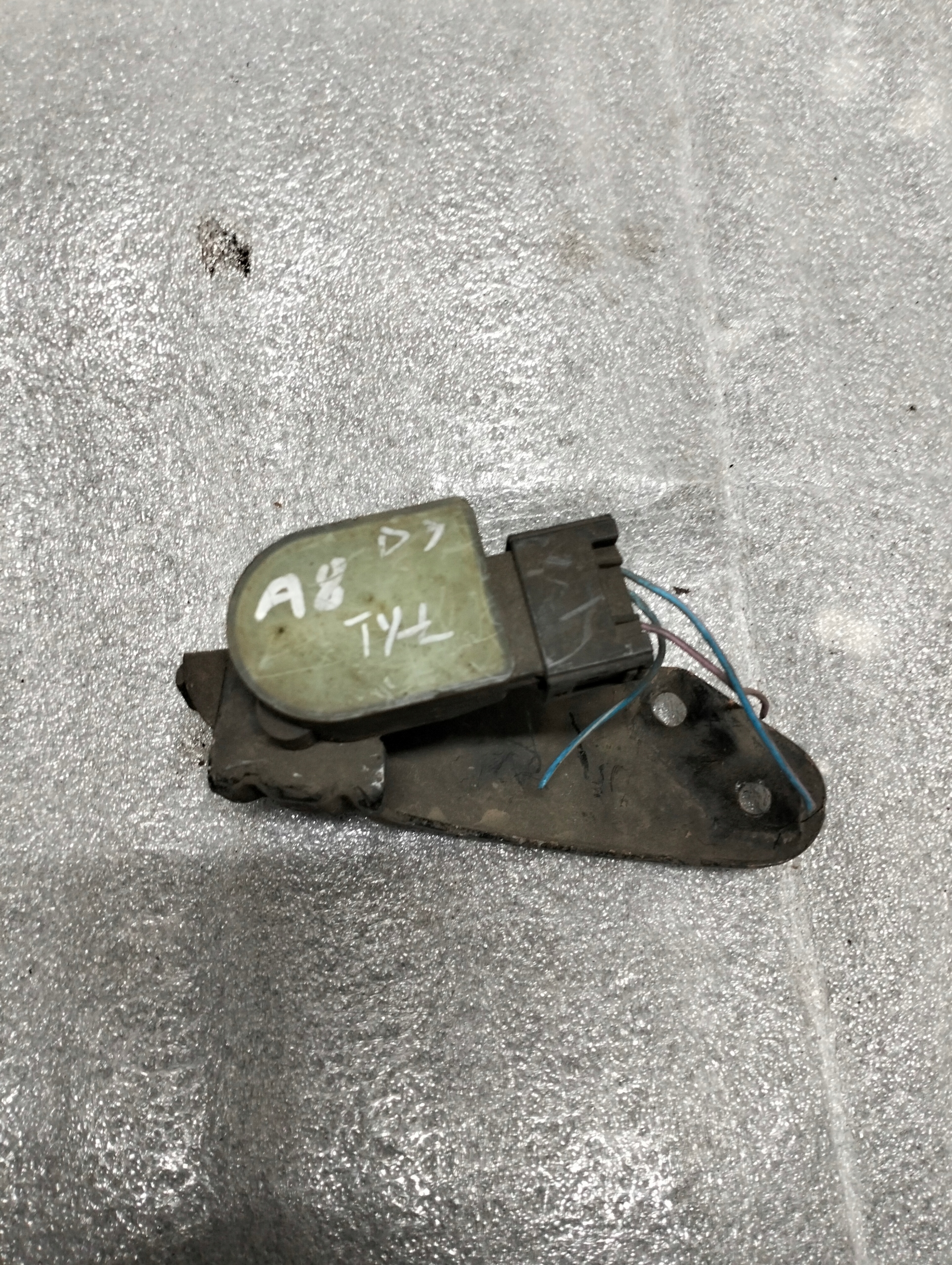 A8 D3 датчик выравнивания задний 4E0616571D