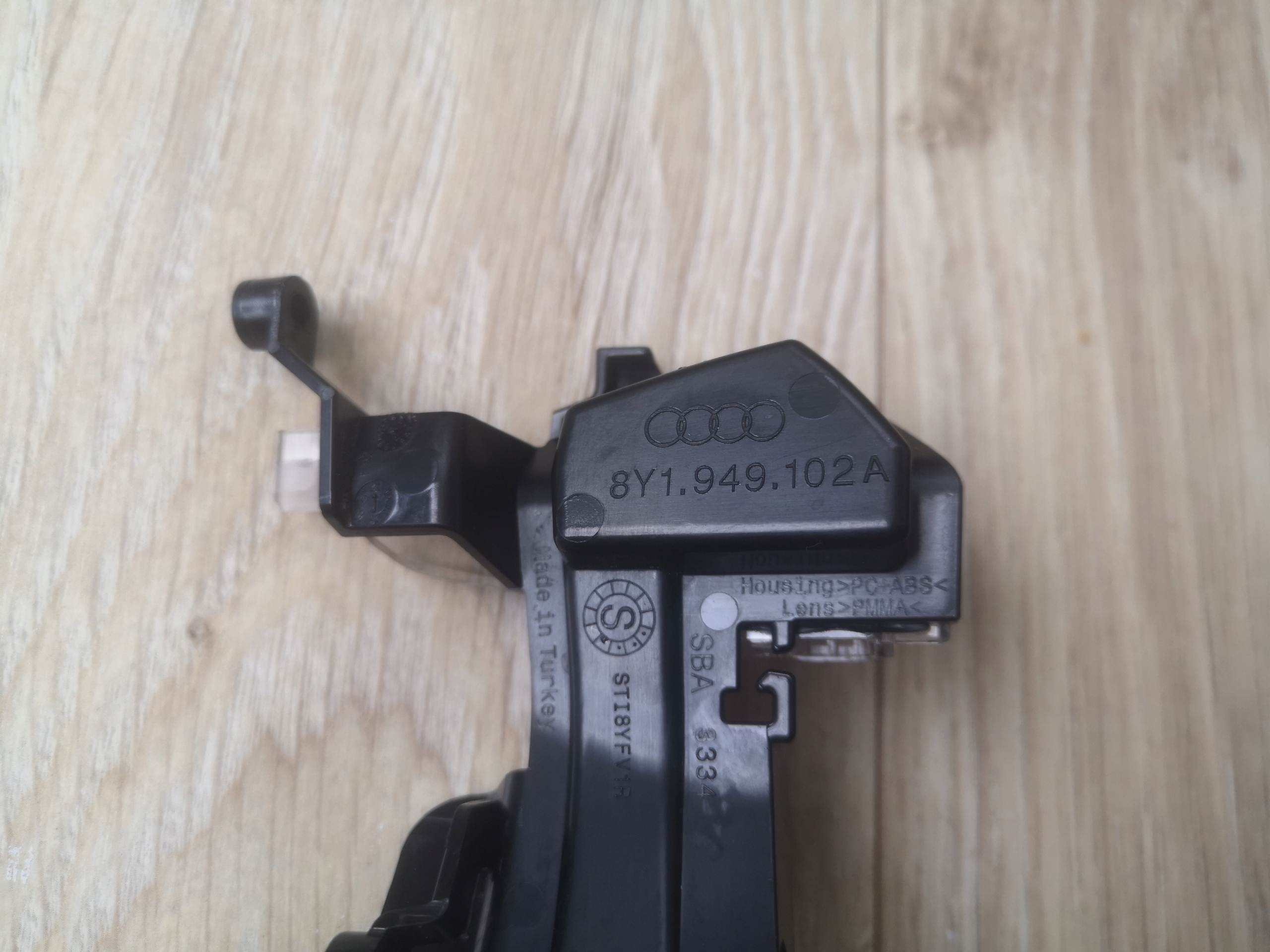 AUDI A3 8Y 2020r.- indicator mirrors right OE