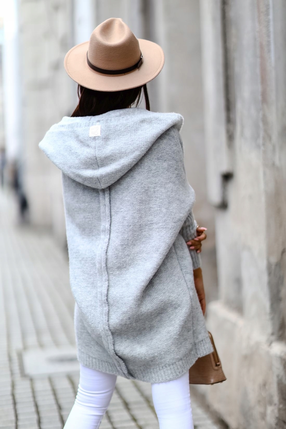 SZARY kardigan z kapturem ME GUSTA Materiał dominujący akryl