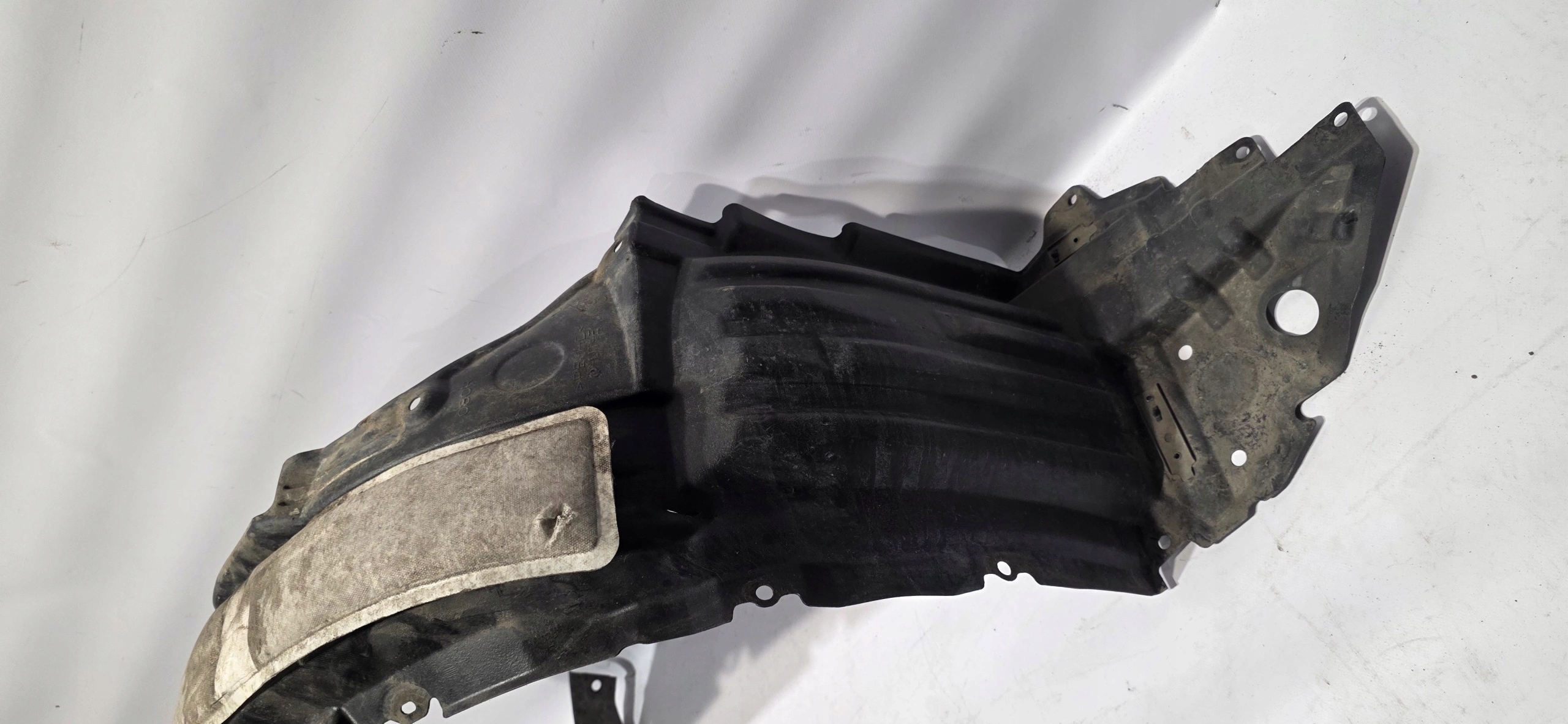 mudguard right front LEXUS CT CT200H 10- original 53875-76011