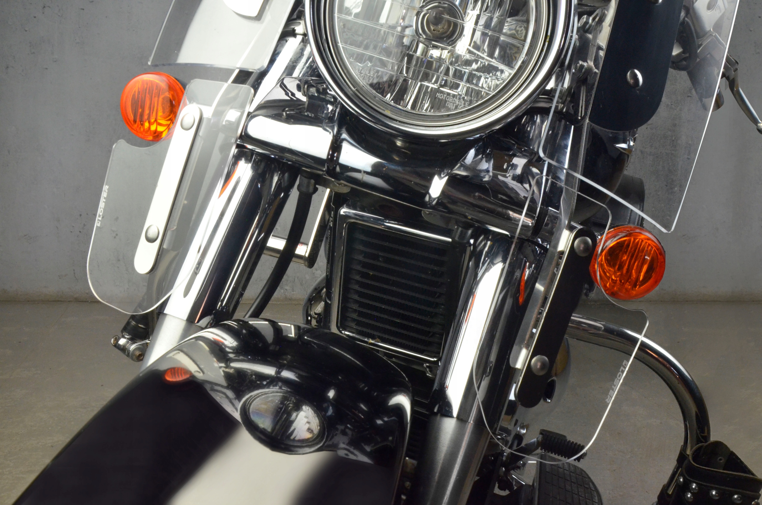Deflektory kolien Suzuki Boulevard C90T (05-12) Bezfarebné