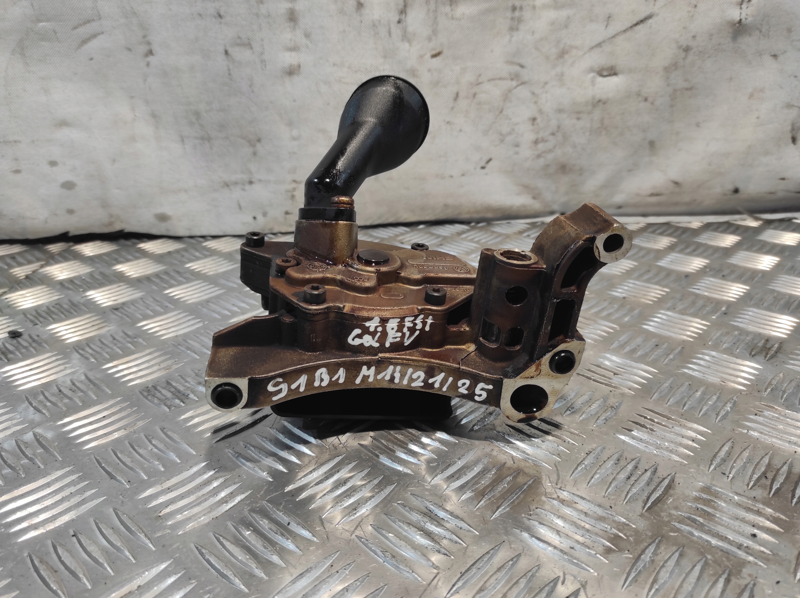 Ölpumpe VW VOLKSWAGEN GOLF 5 V 1.6 FSI 11367-0201