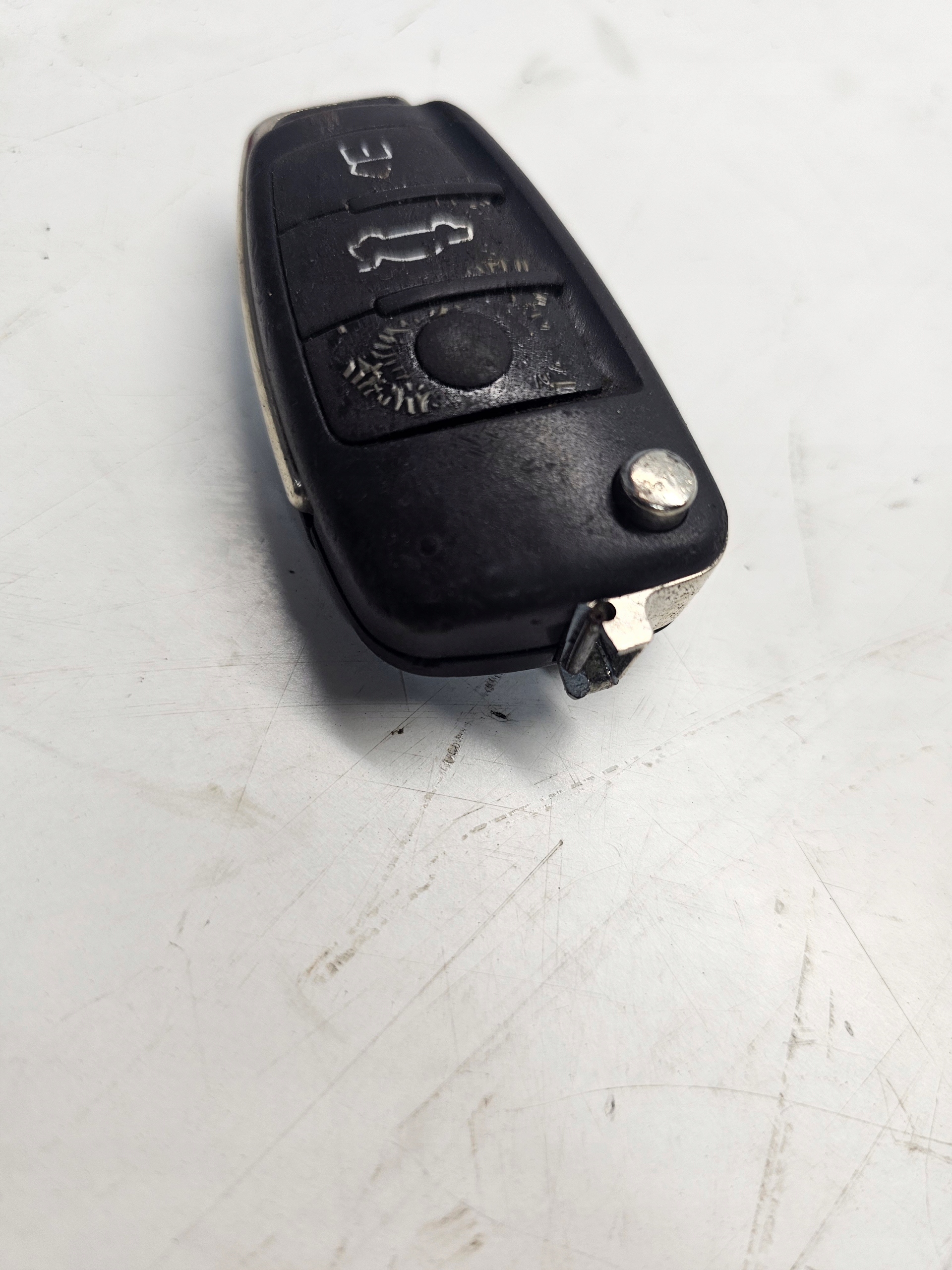 key PILOT SCYZORYK AUDI A3 8V 8V0837220