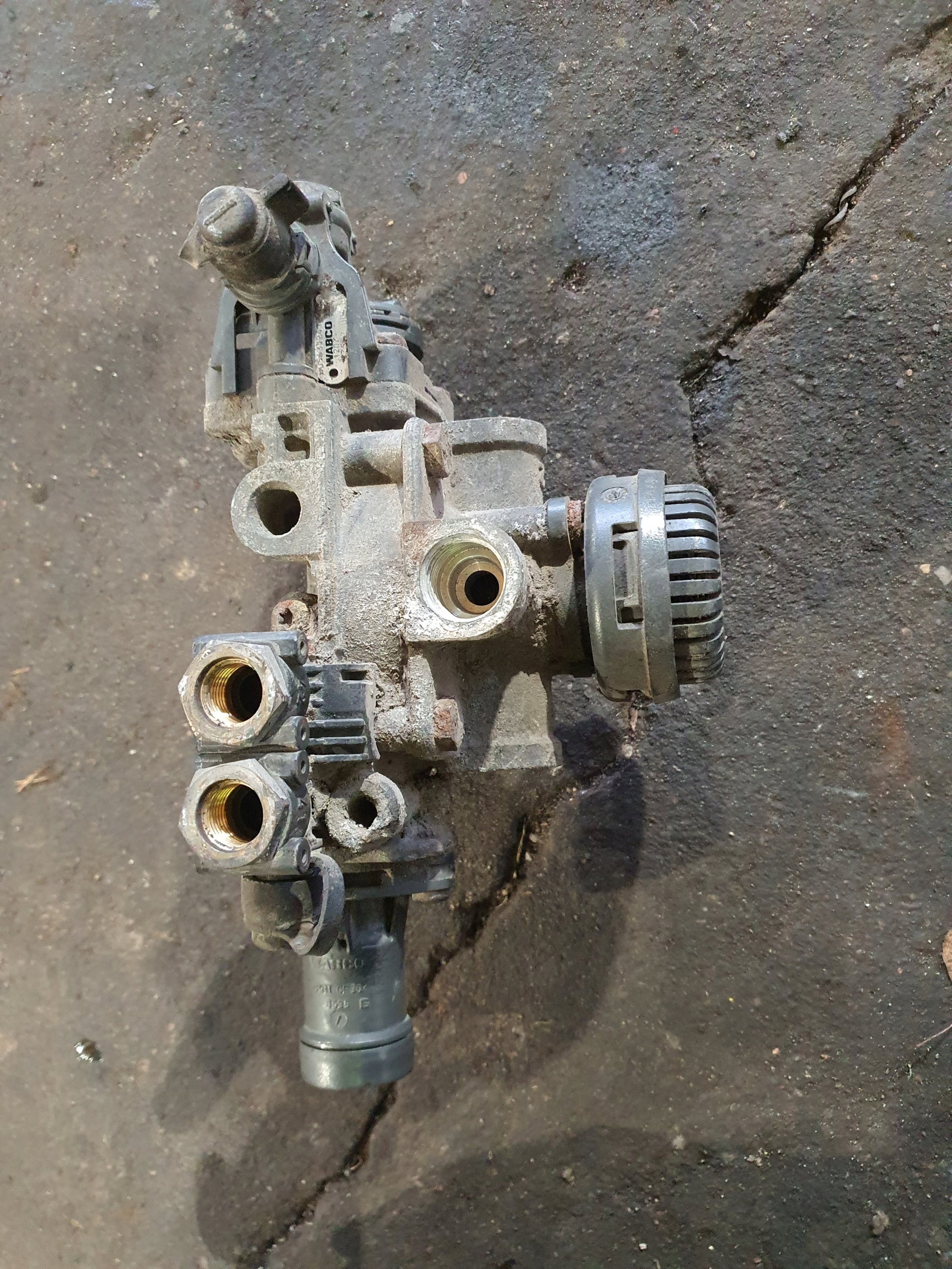 Mercedes ATEGO zawór