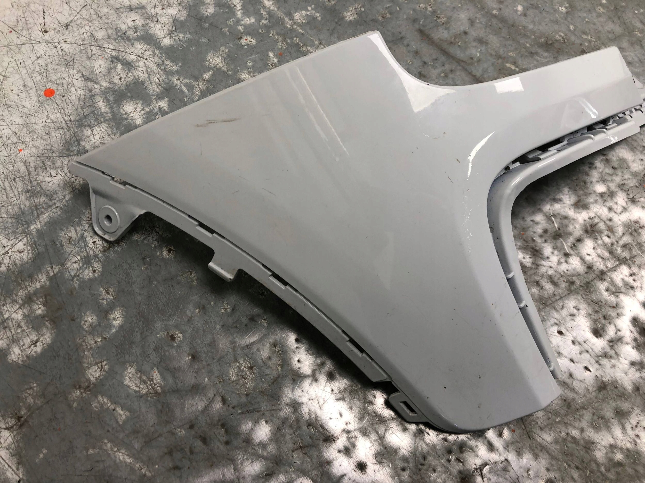 Ecke der Stoßstange links heck MINI F60 7389379