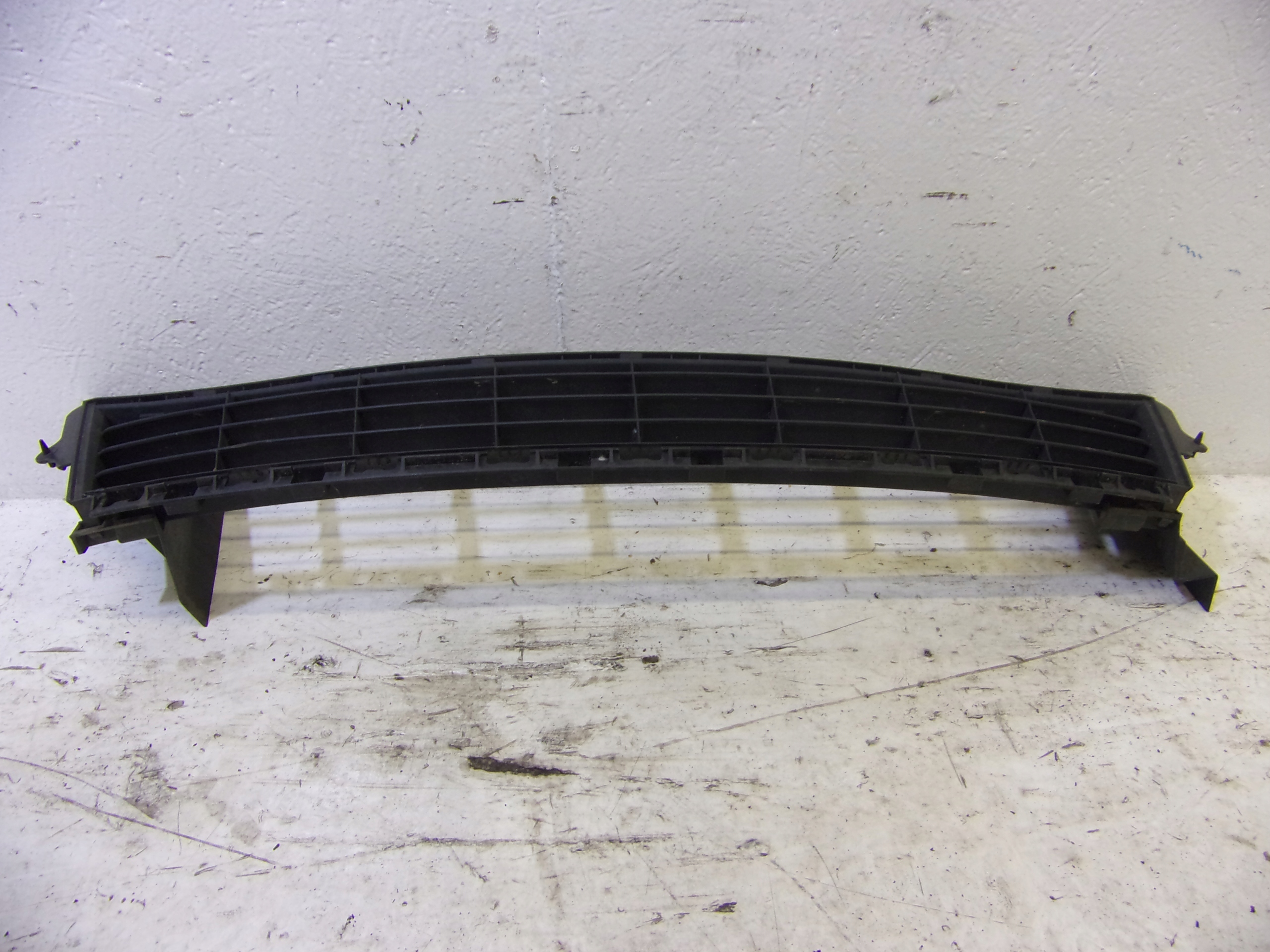 Lüftungsgitter der Stoßstange mitte RENAULT CLIO 3 622541459R