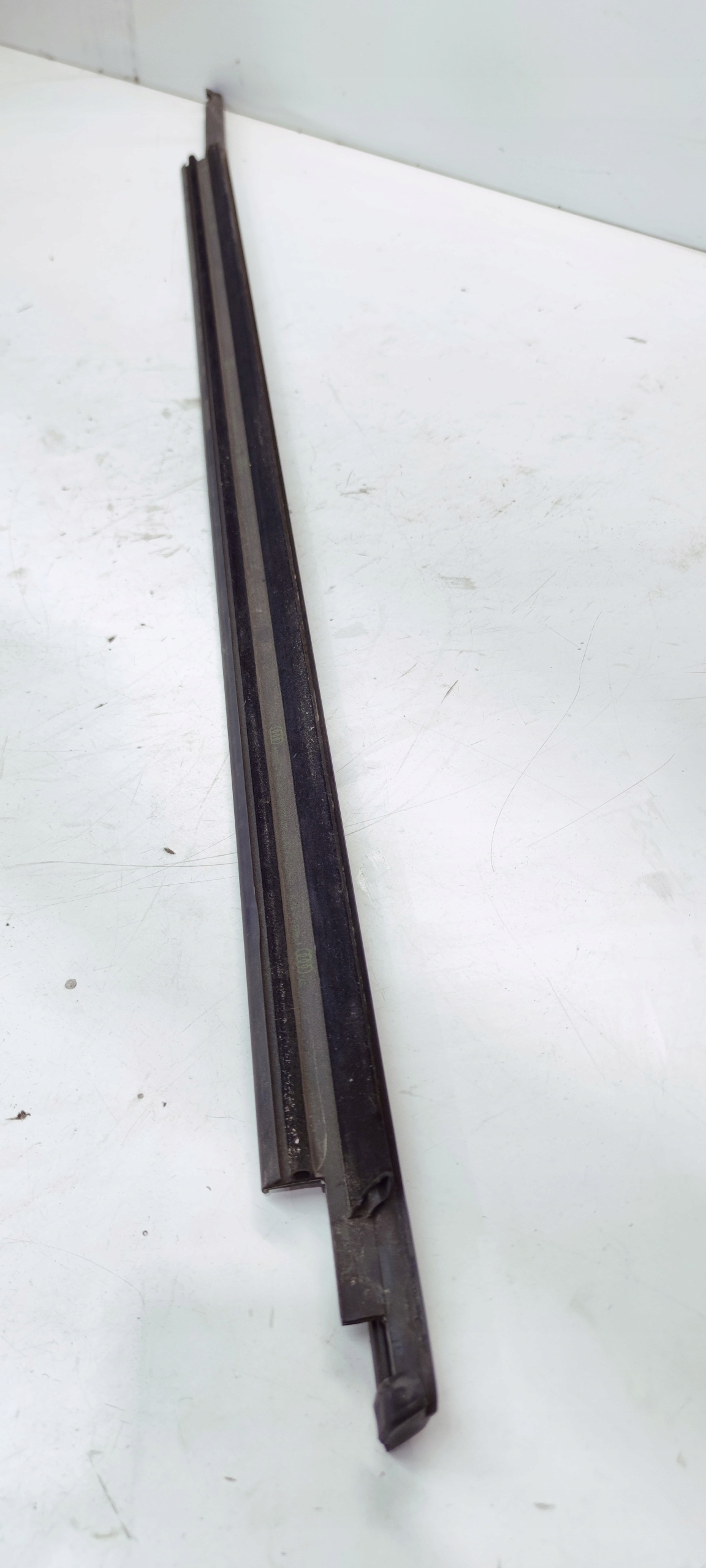 moulding dust SZYBE door right front AUDI A3 8V 8V3837478 MAT