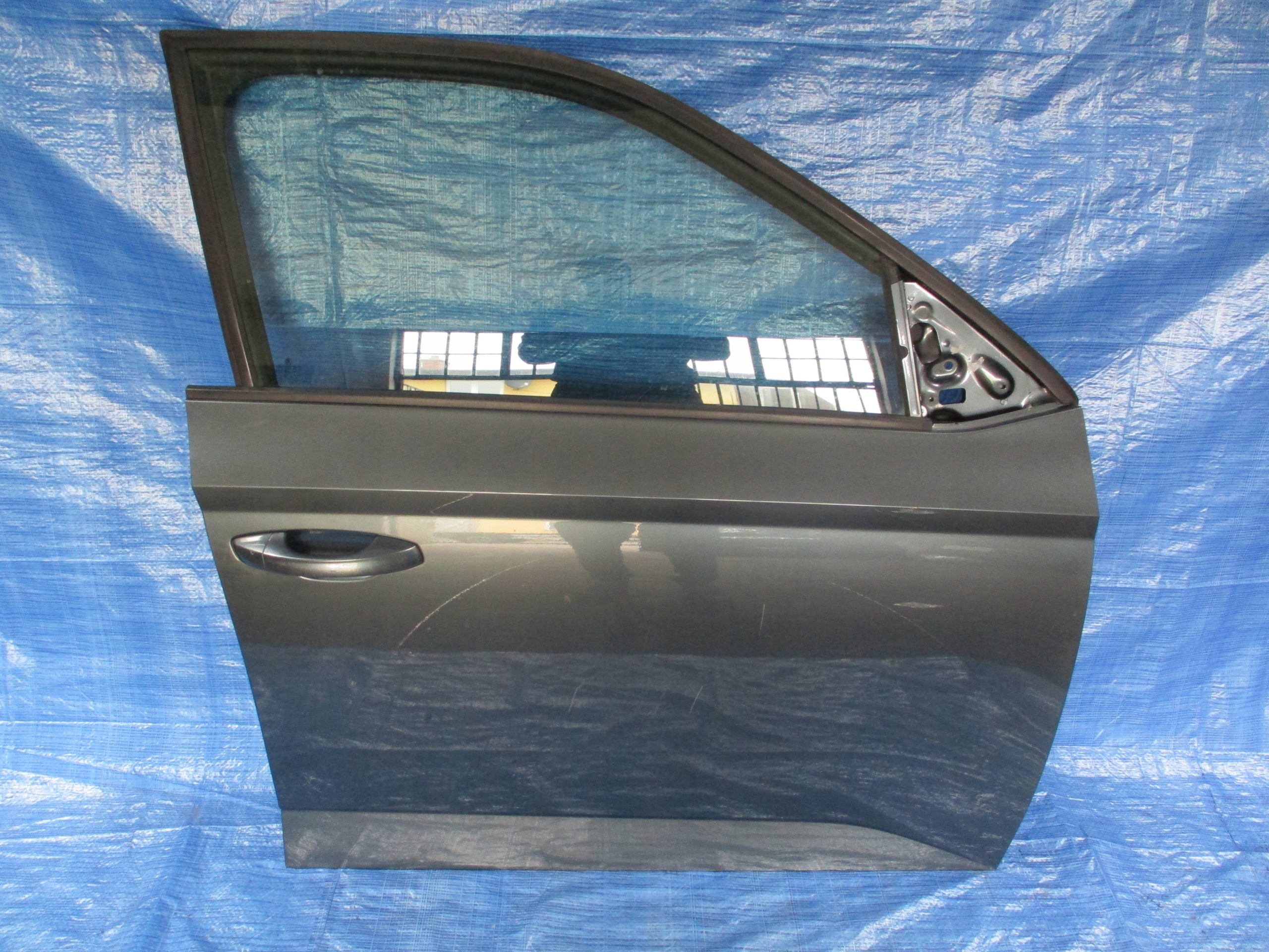 DRZWI PRZEDNIE PRAWE SKODA FABIA III 6V