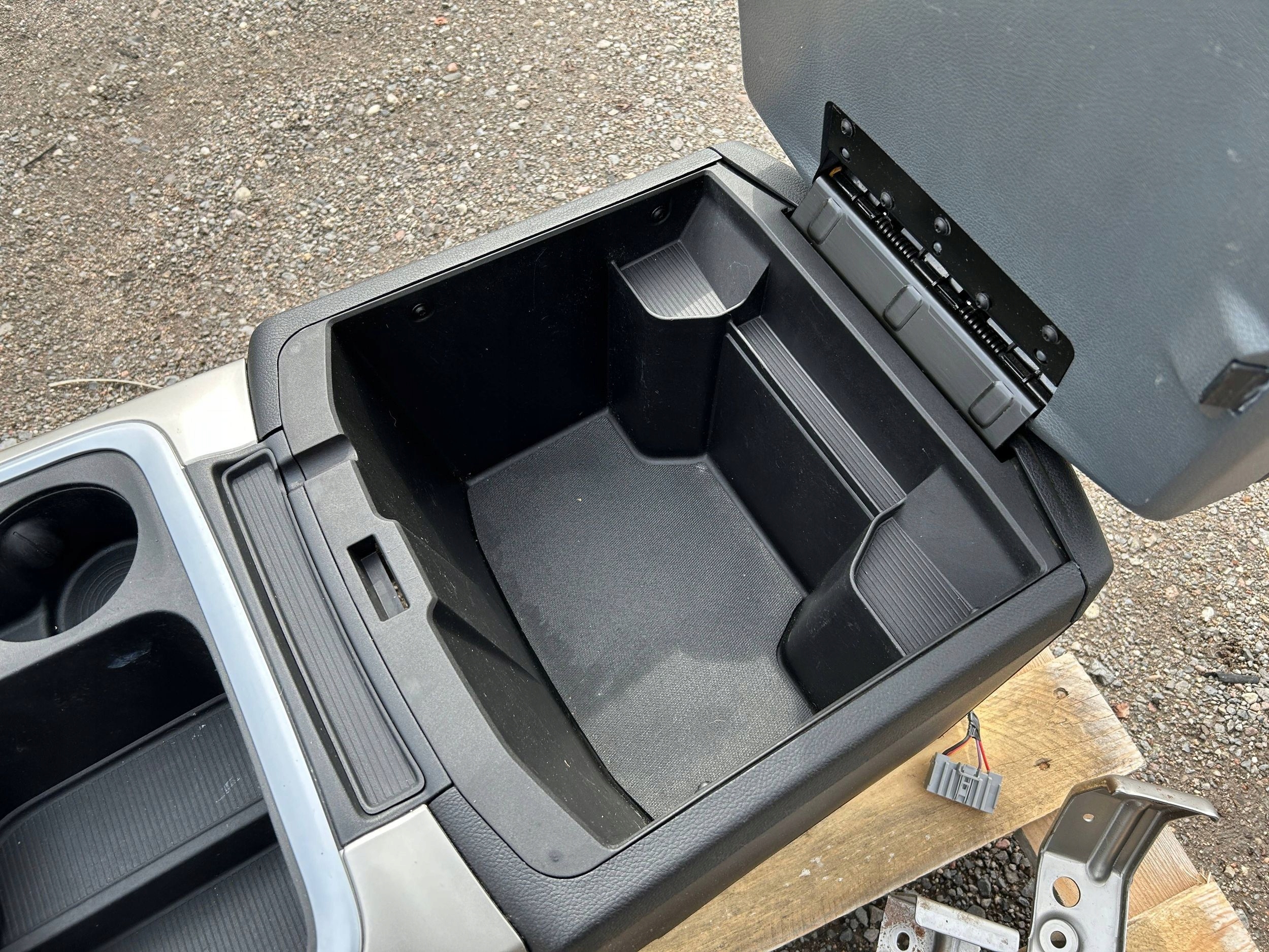 Tunel central armrest cupholder passenger compartment komplet Dodge RAM 1500 2013
