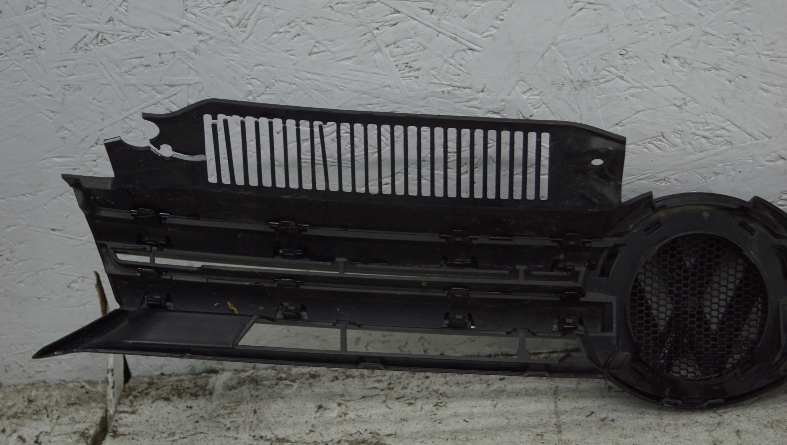 решетка радиатора vw GOLF VI 6