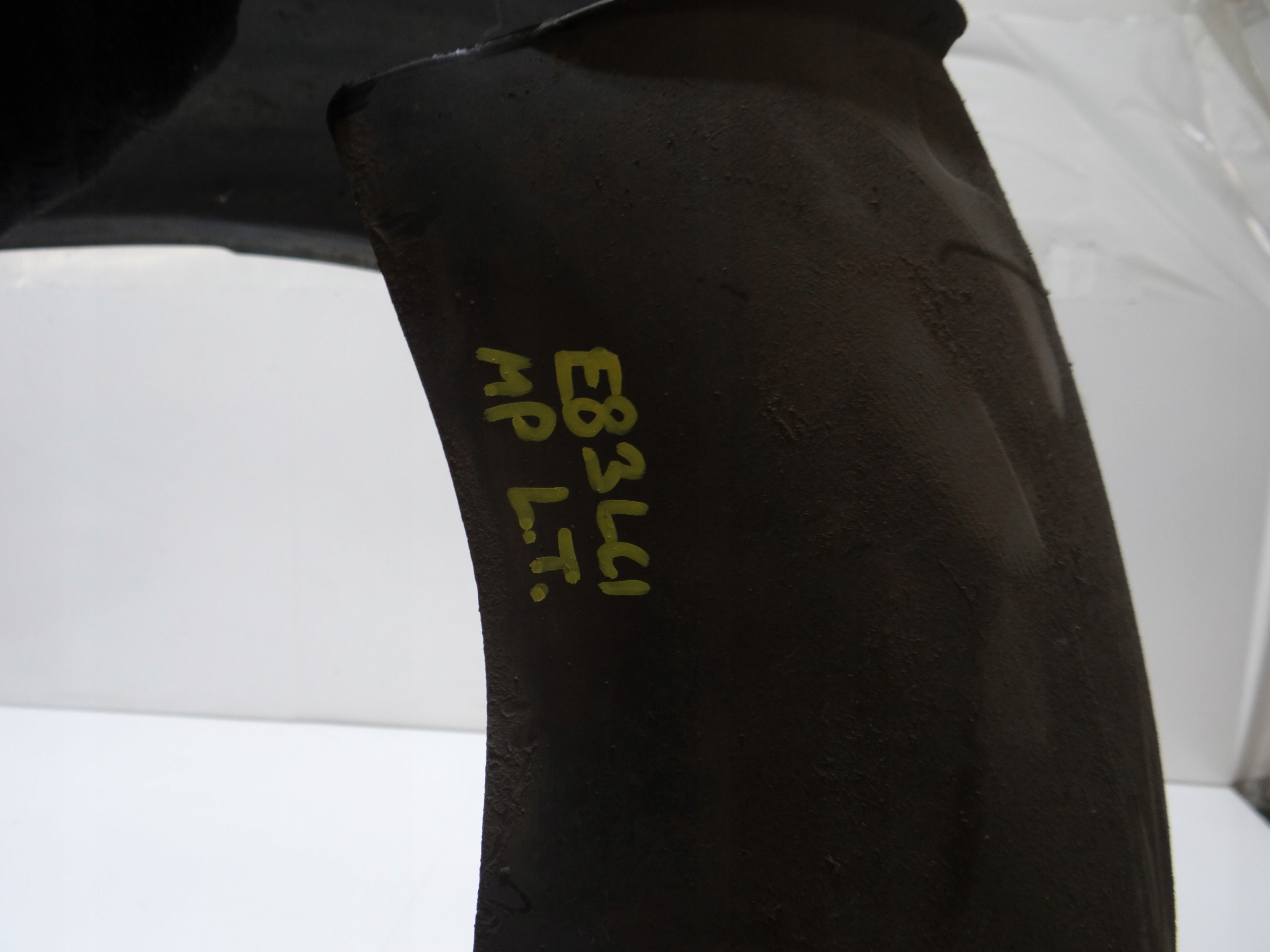 BMW X3 E83 LIFT M PAKIET mudguard left rear part 3400057