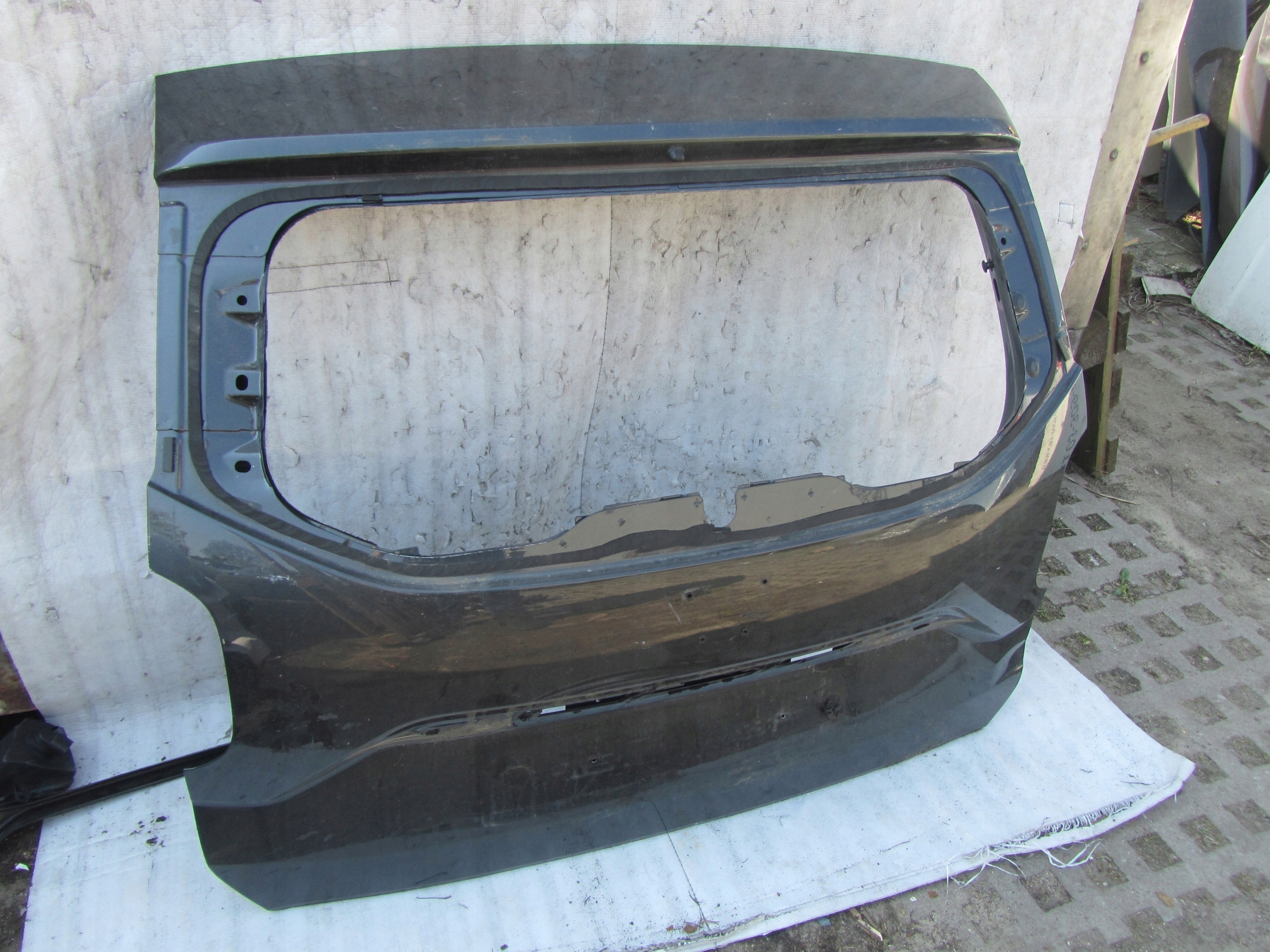 POKRYWA BAGAŻNIKA KLAPA TYŁ TYLNA DACIA DUSTER II Producent części Dacia OE