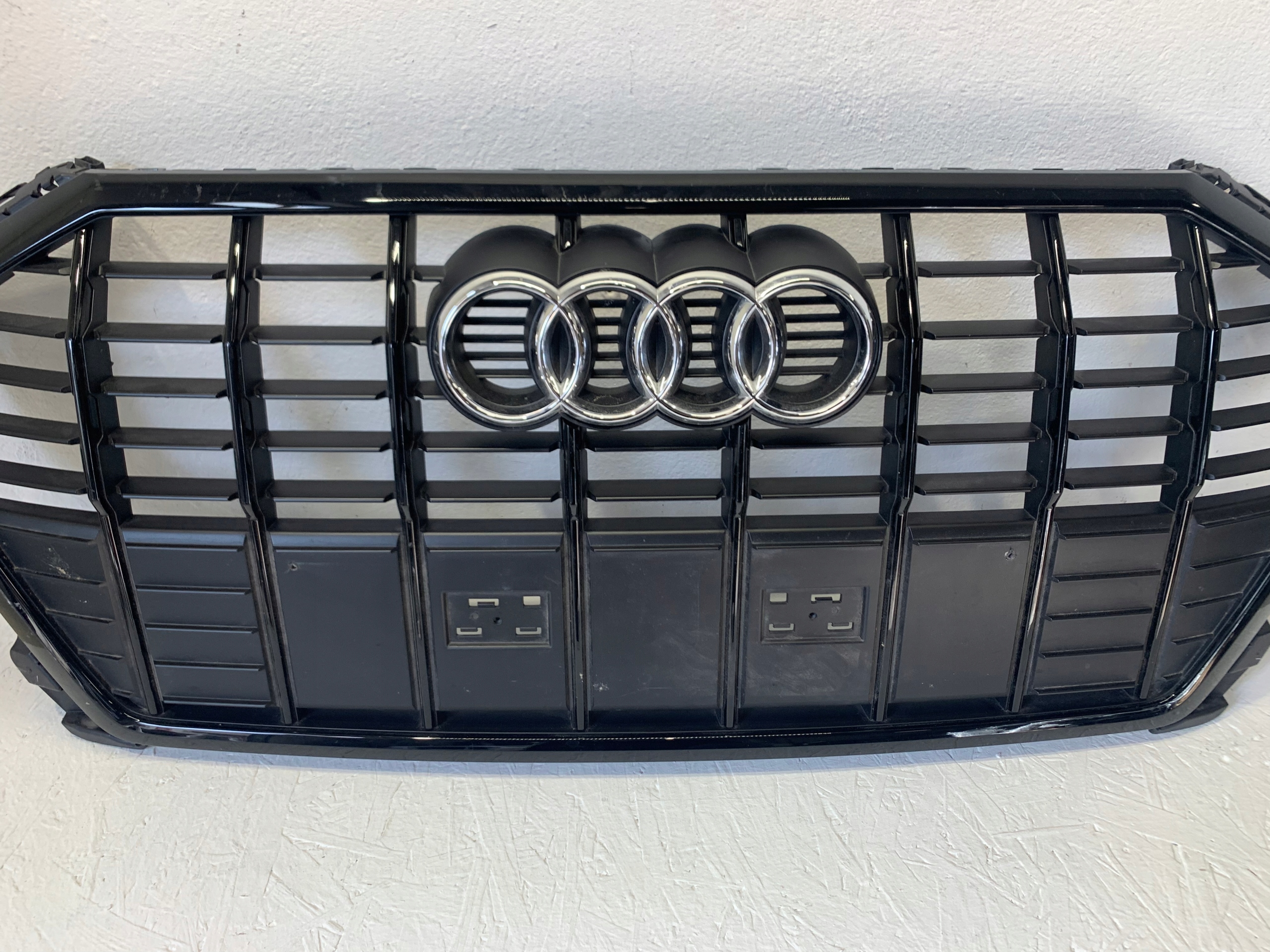 Audi Q3 II 2 83A 18- s-line решетка радиатора черный