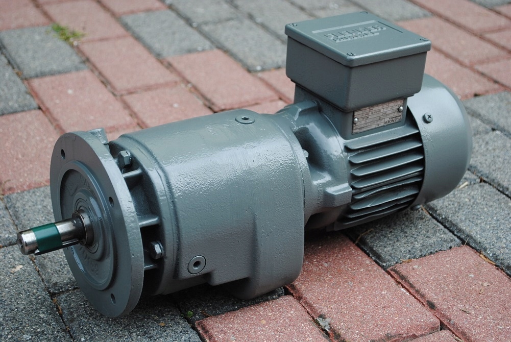 Motoreduktor kołnierzowy 0.3kw. 42obr/min. FLENDER