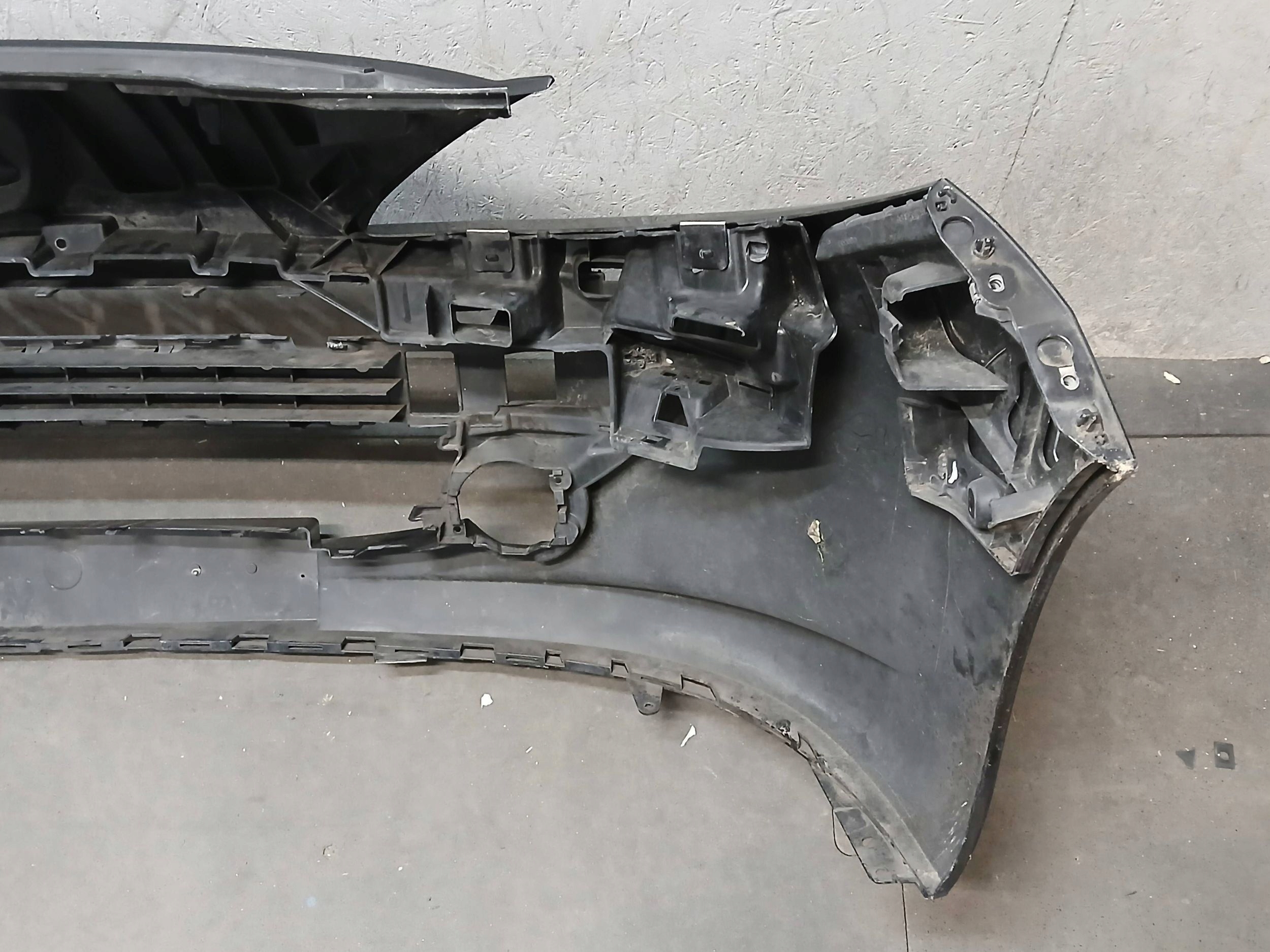 nárazník předek PEUGEOT 207