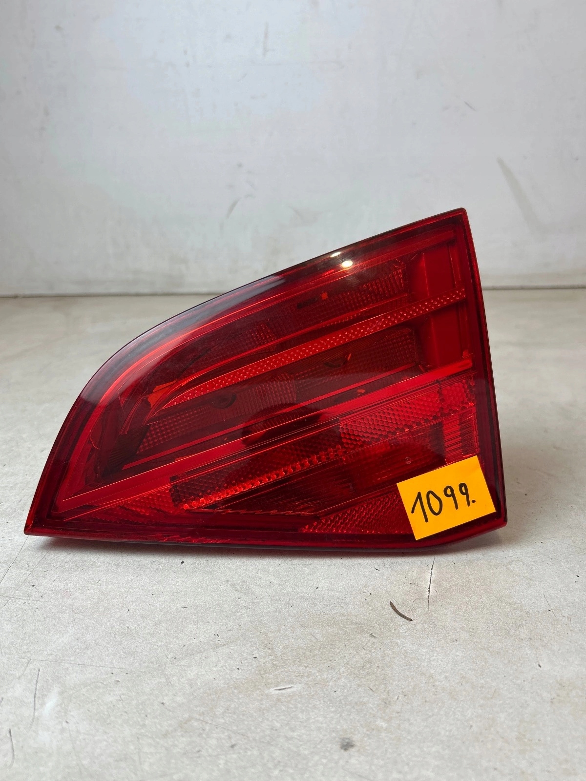 light rear part rear right to the bonnet Audi A4 B8 Kombi