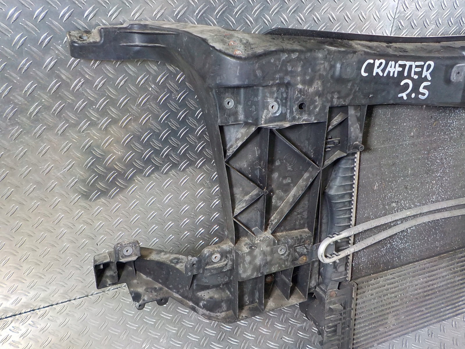 VW CRAFTER 2.5 TDI 06-11 CHŁODNICE PAS PRZÓD Typ samochodu Samochody dostawcze