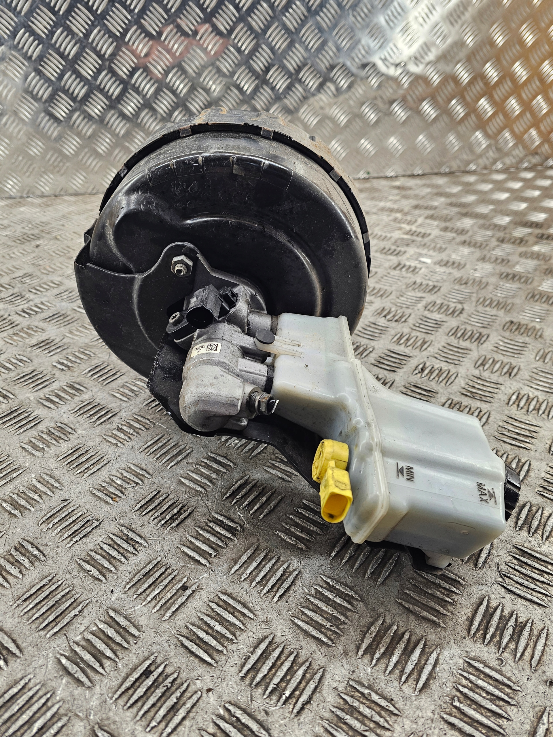 servo Servofreno VW PASSAT B8 3Q2614105D Originale