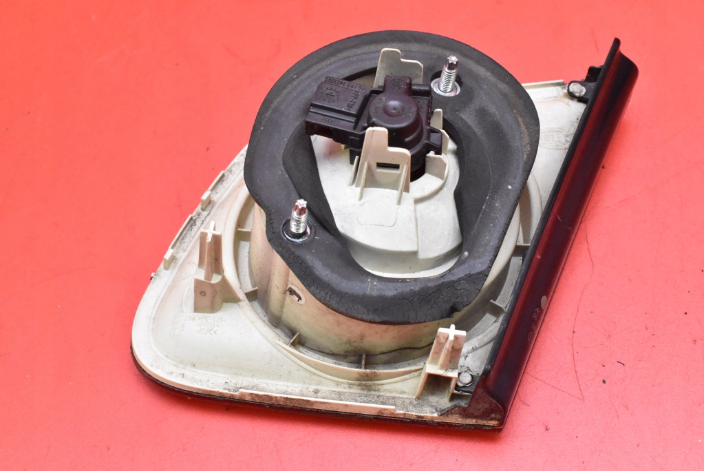 фонарь левый 1K5945093 vw JETTA 5 V седан 05-11