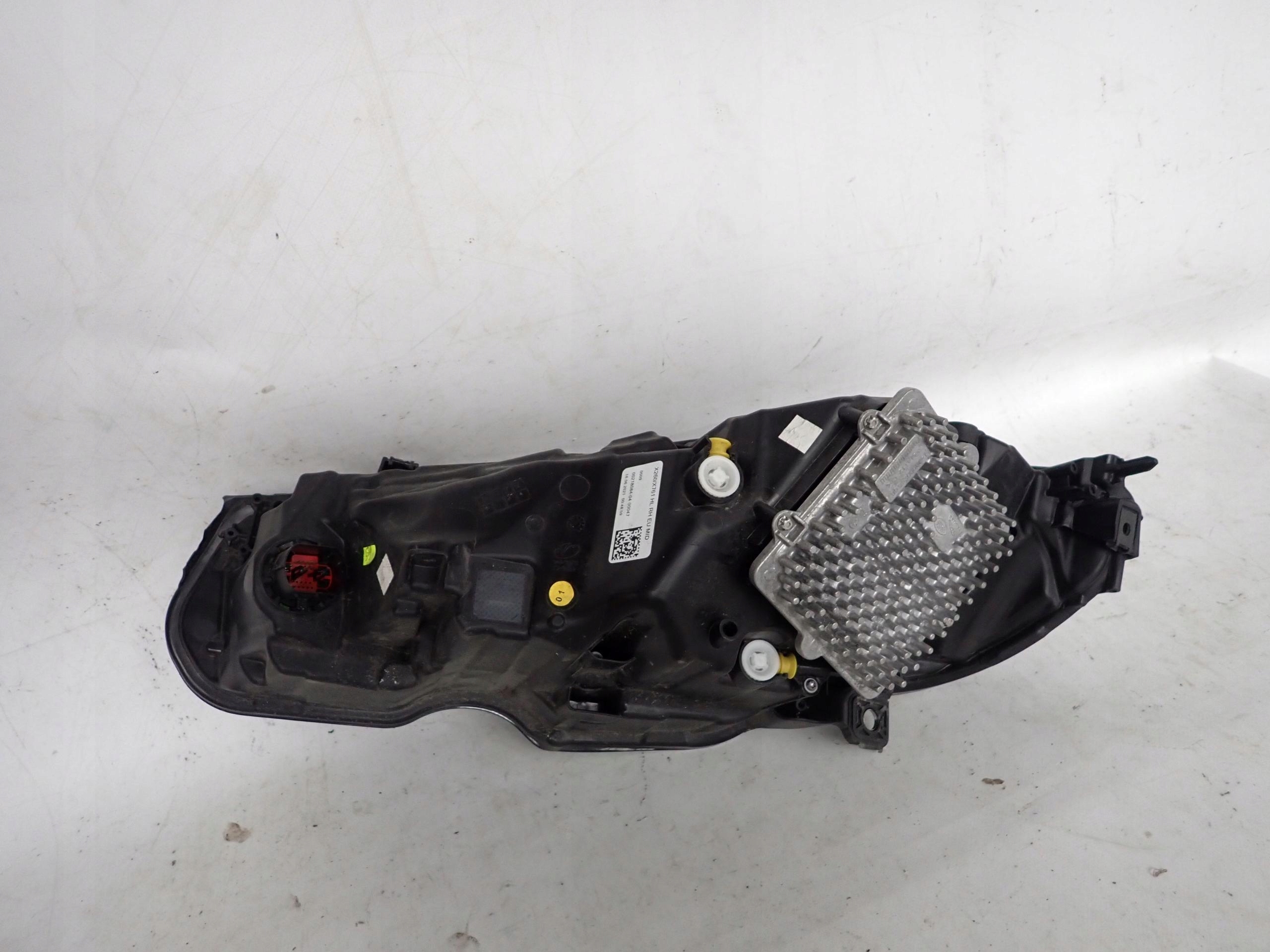 JAGUAR F-PACE II X260 LIFT 20- light right front front FULL LED