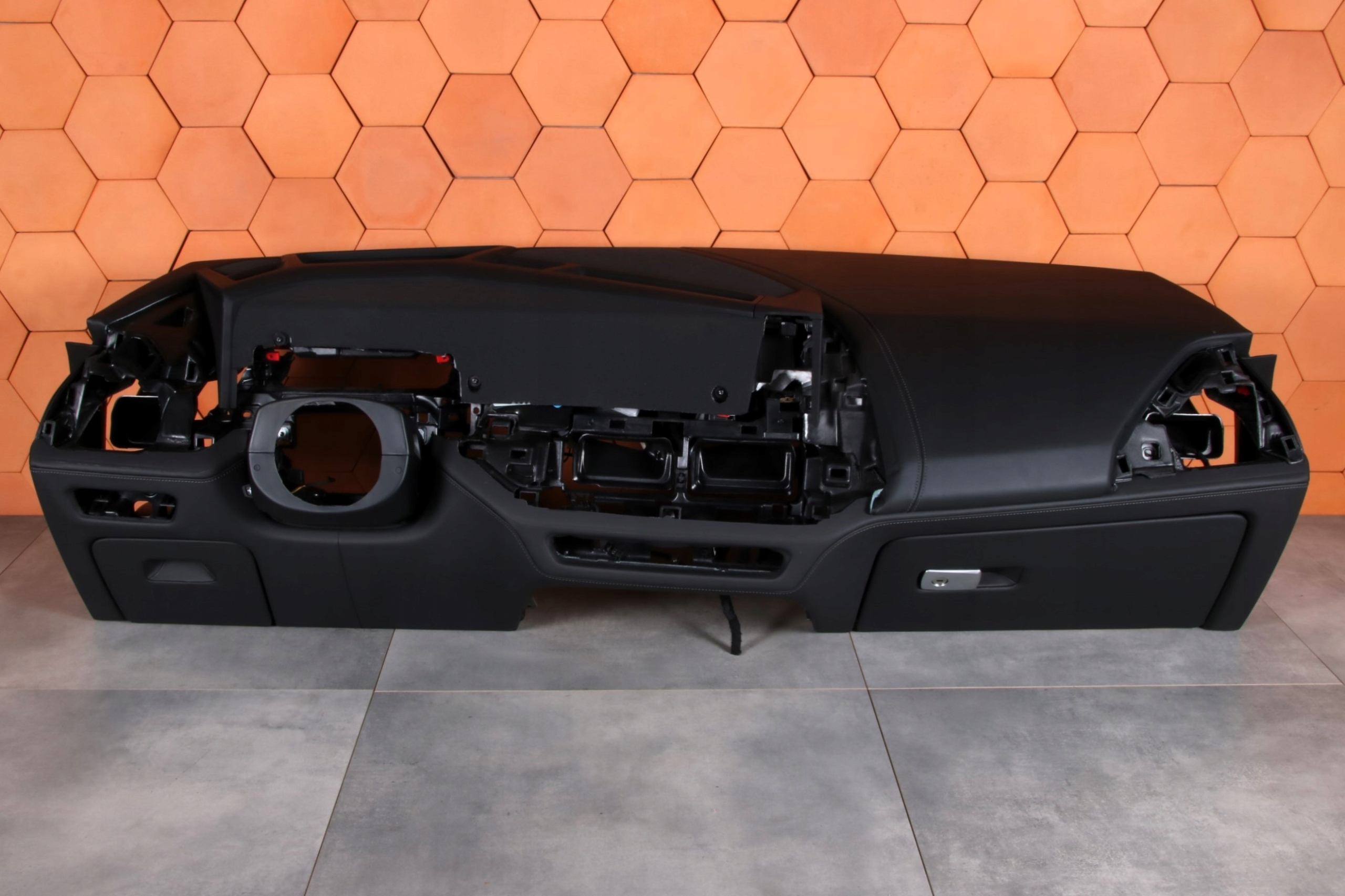 BMW XM X8 G09 originál dashboard instrument panel console MERINO black HEAD UP