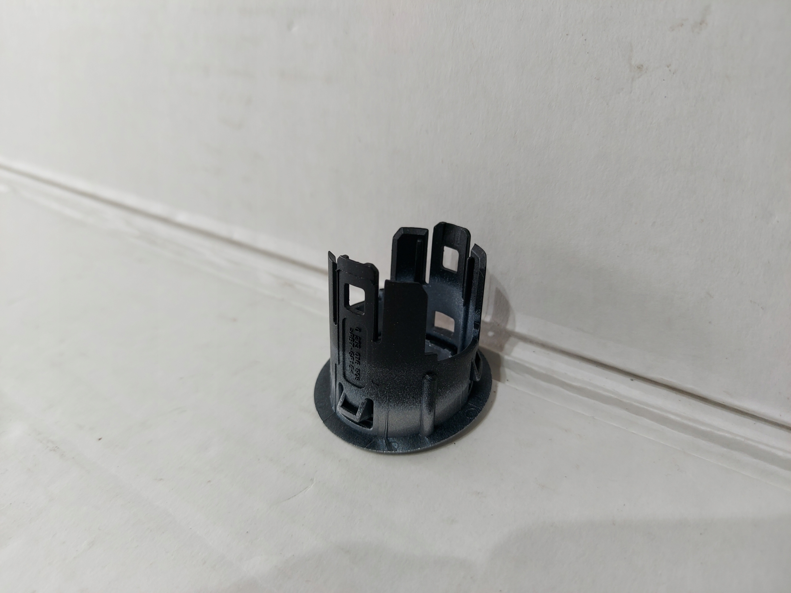 HONDA JAZZ IV 18-19 MOCOWANIE OPRAWKA CZUJNIKA PARKOWANIA Strona zabudowy tył