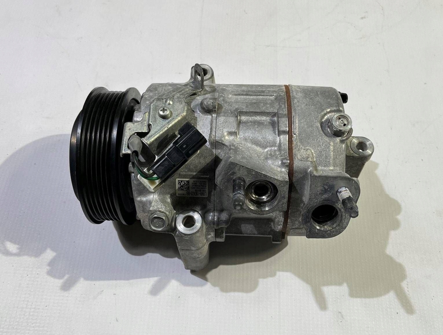 compressor; compressor of the air conditioning Ford Explorer VI 3.0 2020